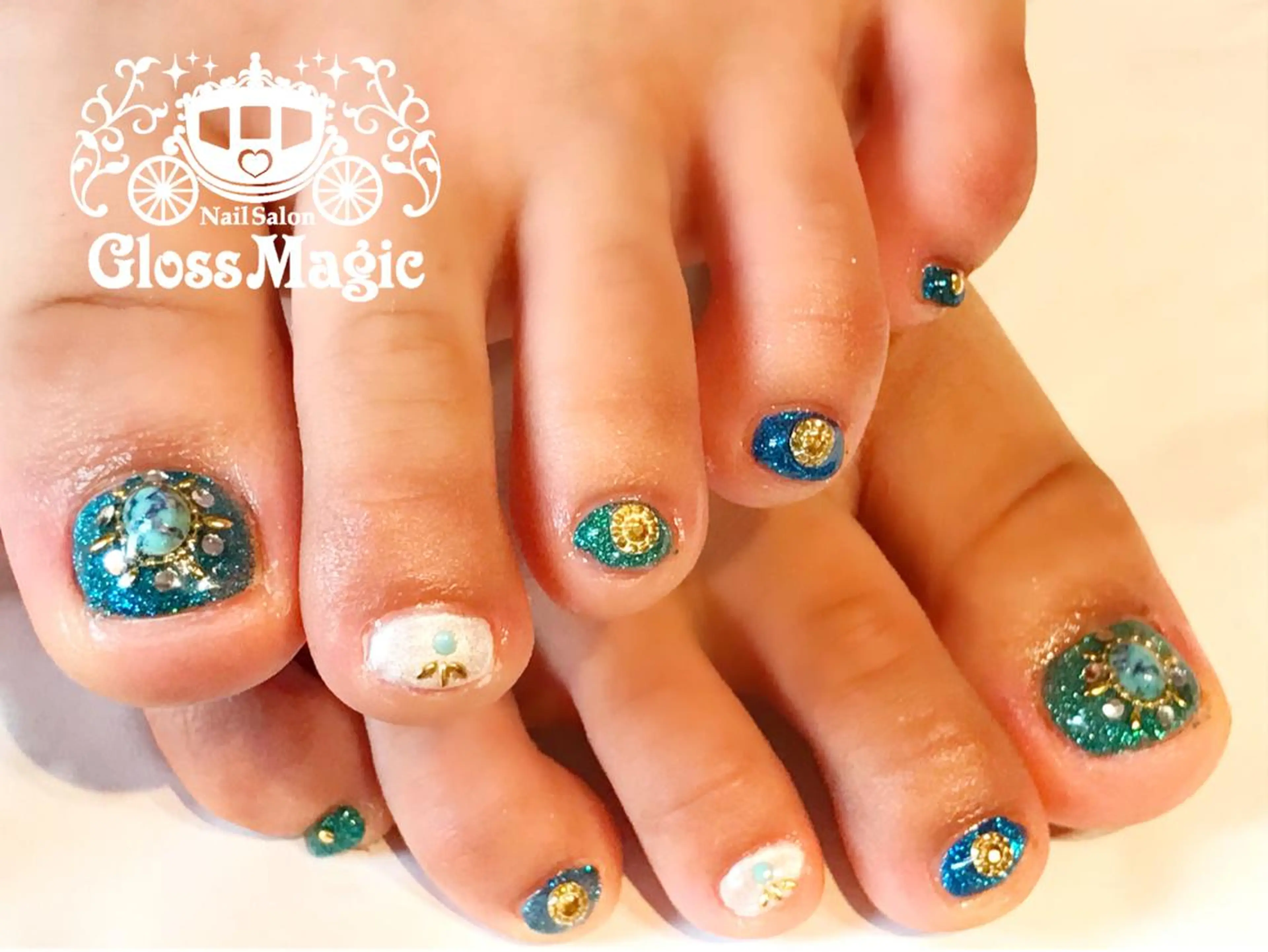 ネイル アートネイル フットネイル ジェルネイル ラメ(グリッター) ストーンネイル YUN 💅のネイルデザイン