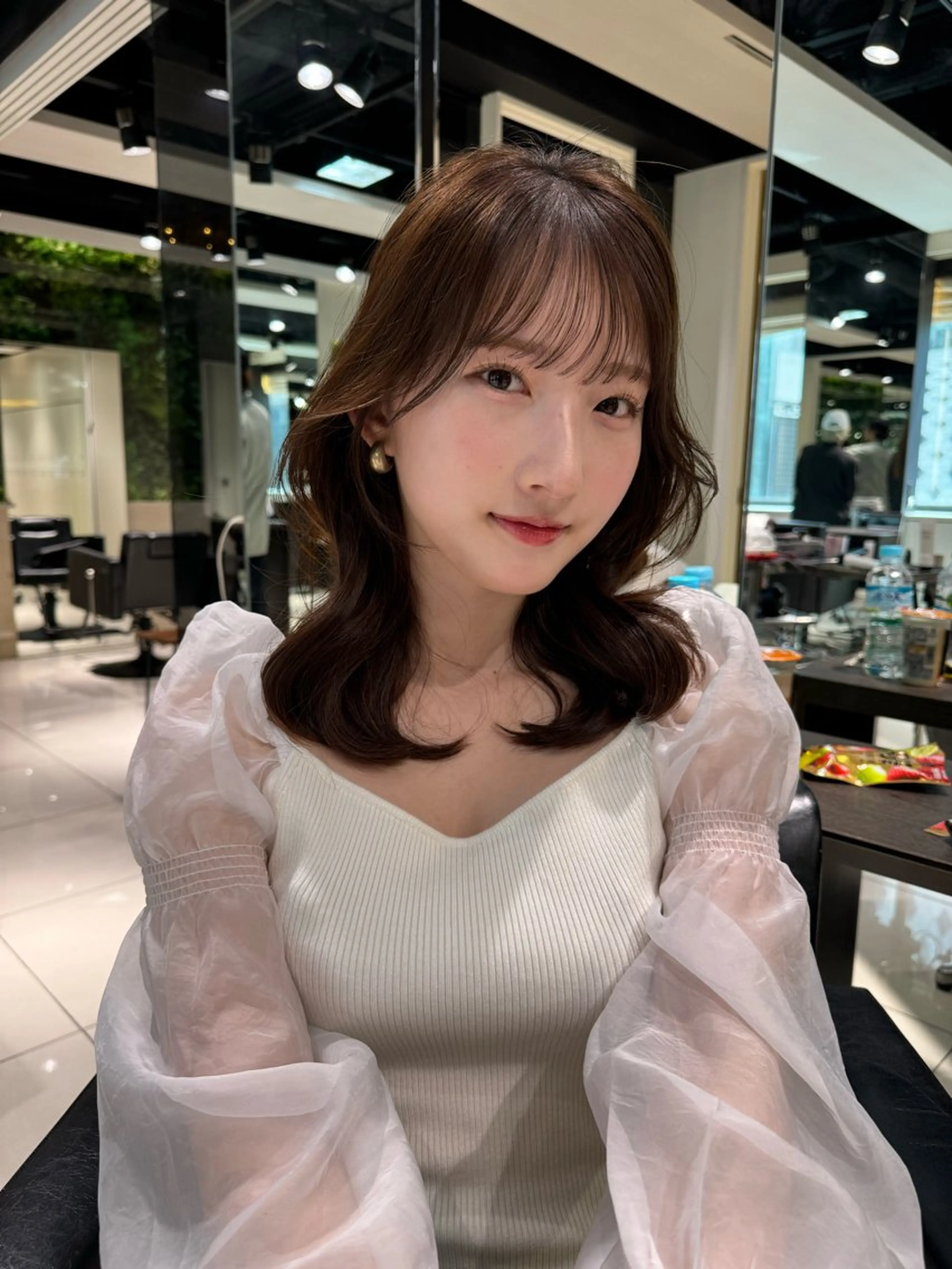 セミロング カラー レイヤー×艶髪🤎. 𝜗𝜚hitomiのヘアスタイル