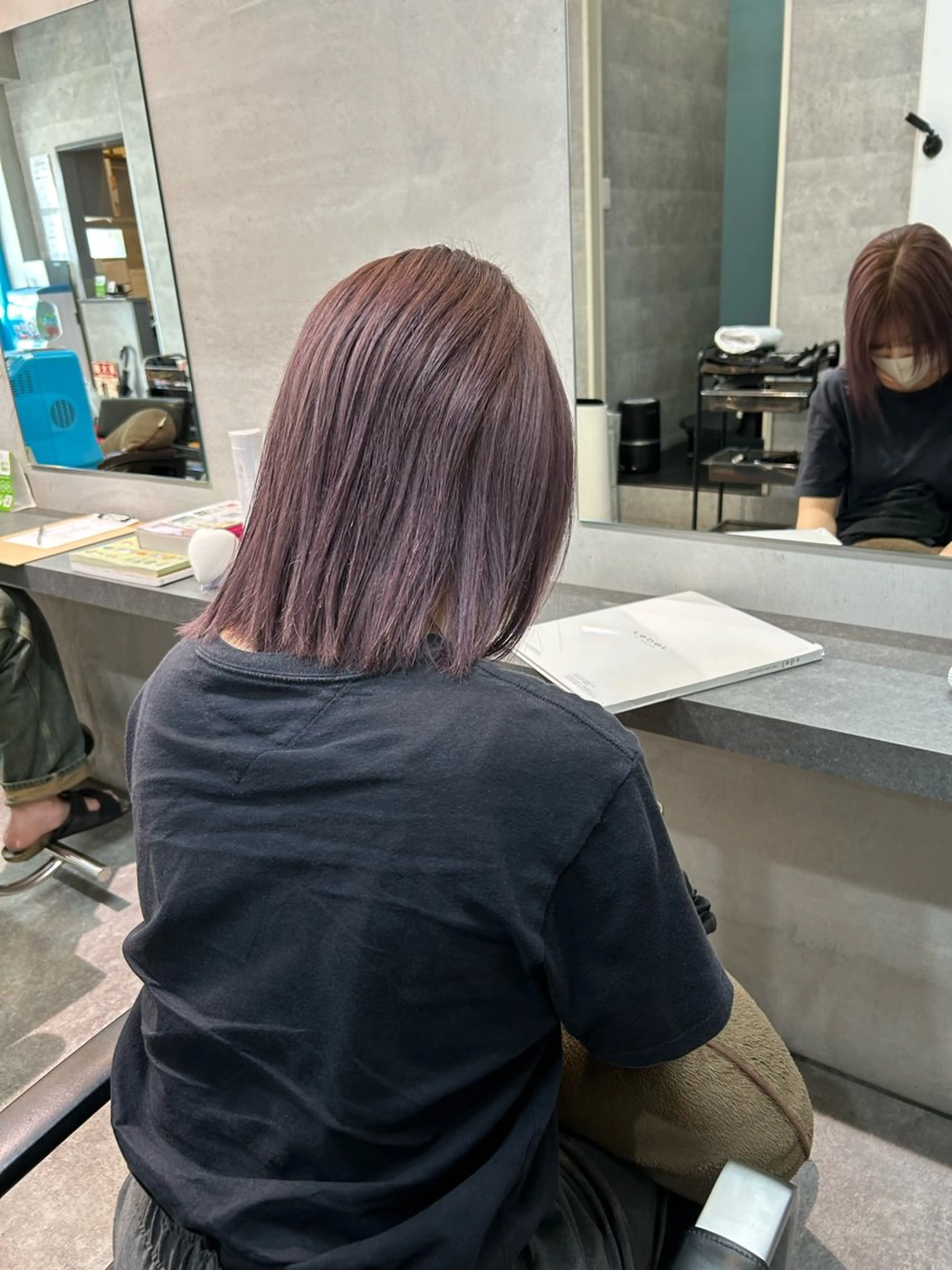 ミディアム カラー パープルカラー 雰囲気重視メンズ パーマ/モデル/小畑のヘアスタイル