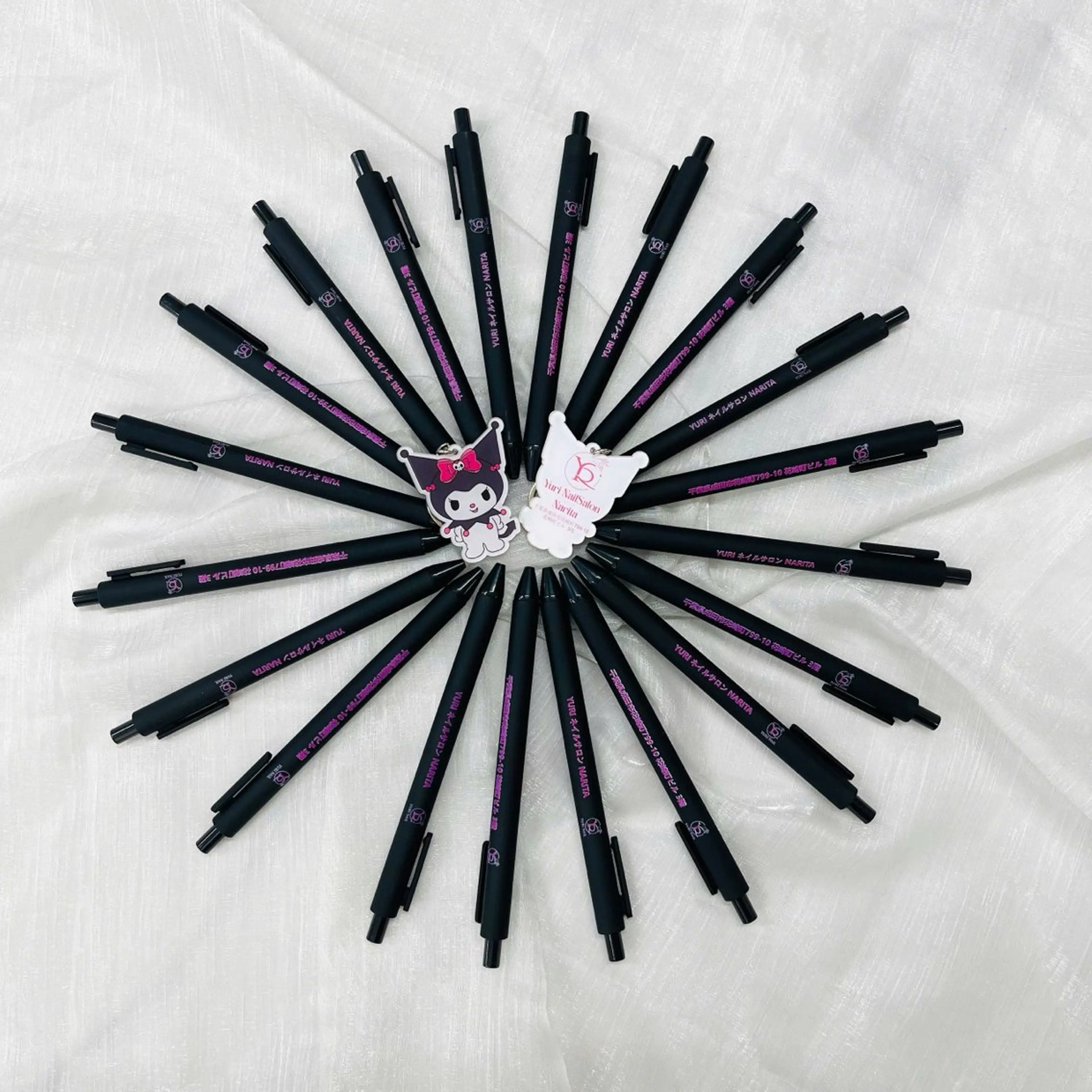 ネイル オーロラネイル ブルー チークネイル フットネイル フレンチネイル YURI Nail NARITAのネイルデザイン