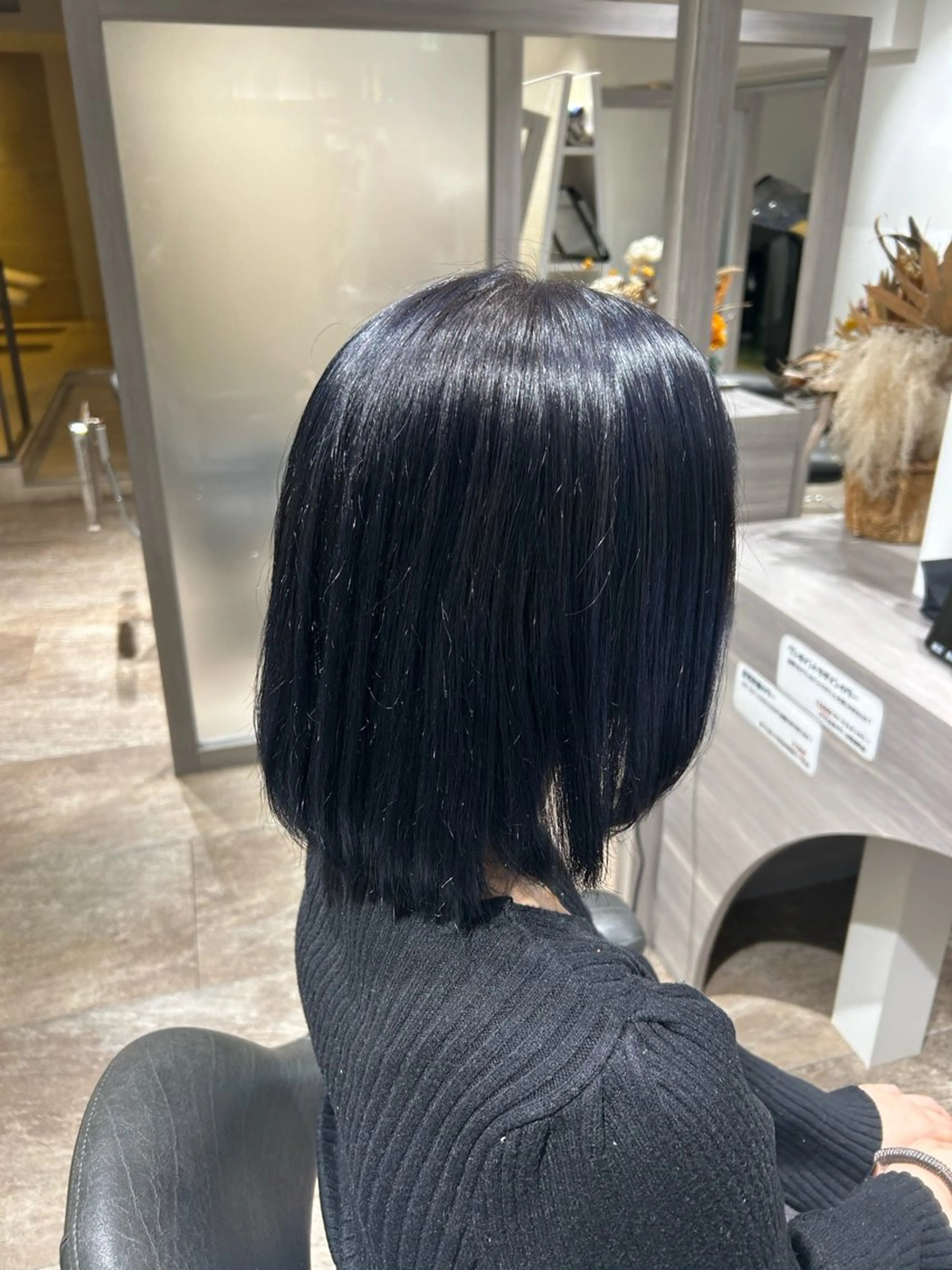 ミディアム カラー ブリーチ ブルーカラー ネイビーカラー 武井 哉子のヘアスタイル