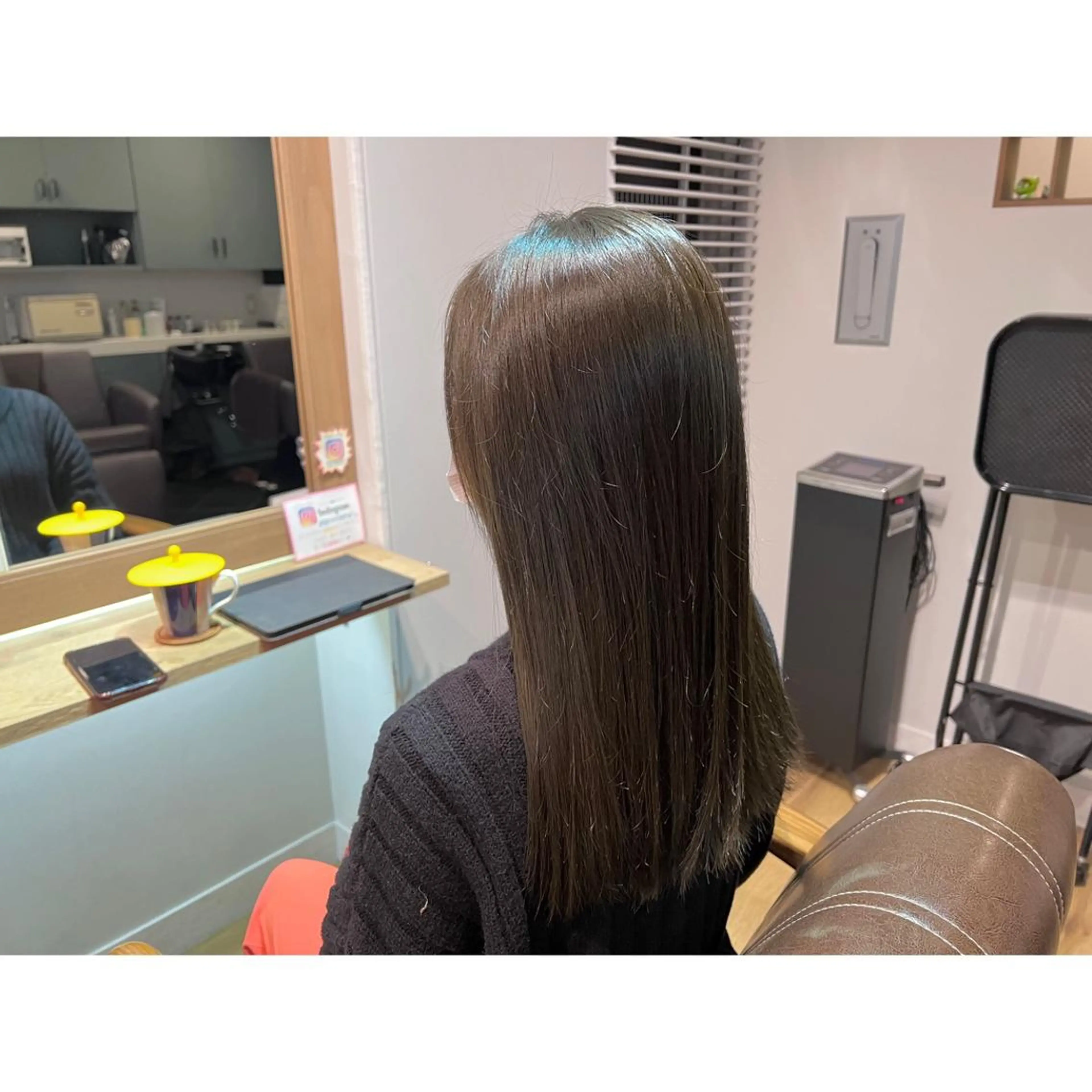 ロング カラー グレージュ オリーブグレージュ オリーブグレー ヘアカラー トリートメント ツキダテ ユイのヘアスタイル