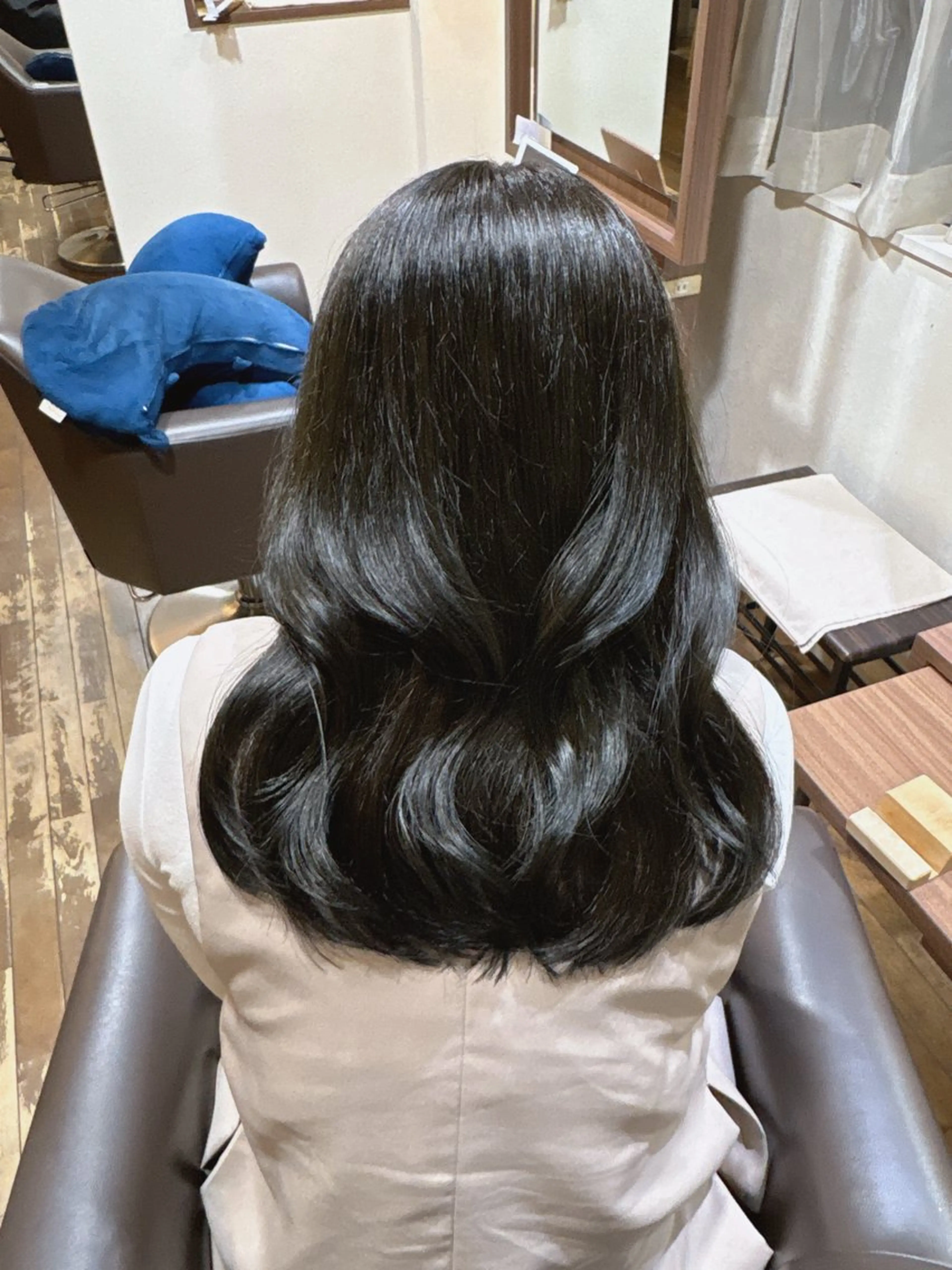 セミロング 小木曽 未羽のヘアスタイル
