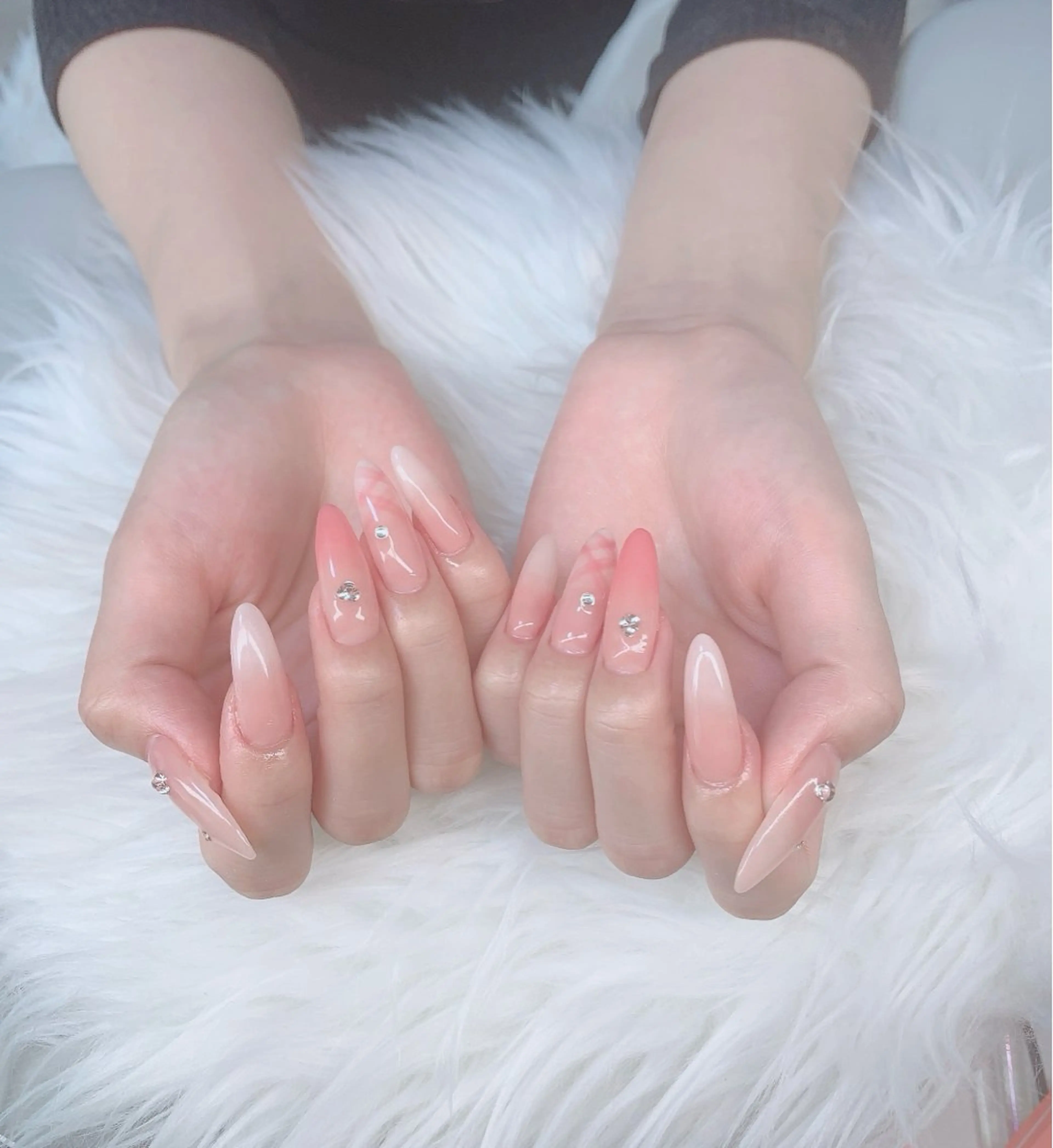 ネイル ハンドネイル T. Leeのネイルデザイン