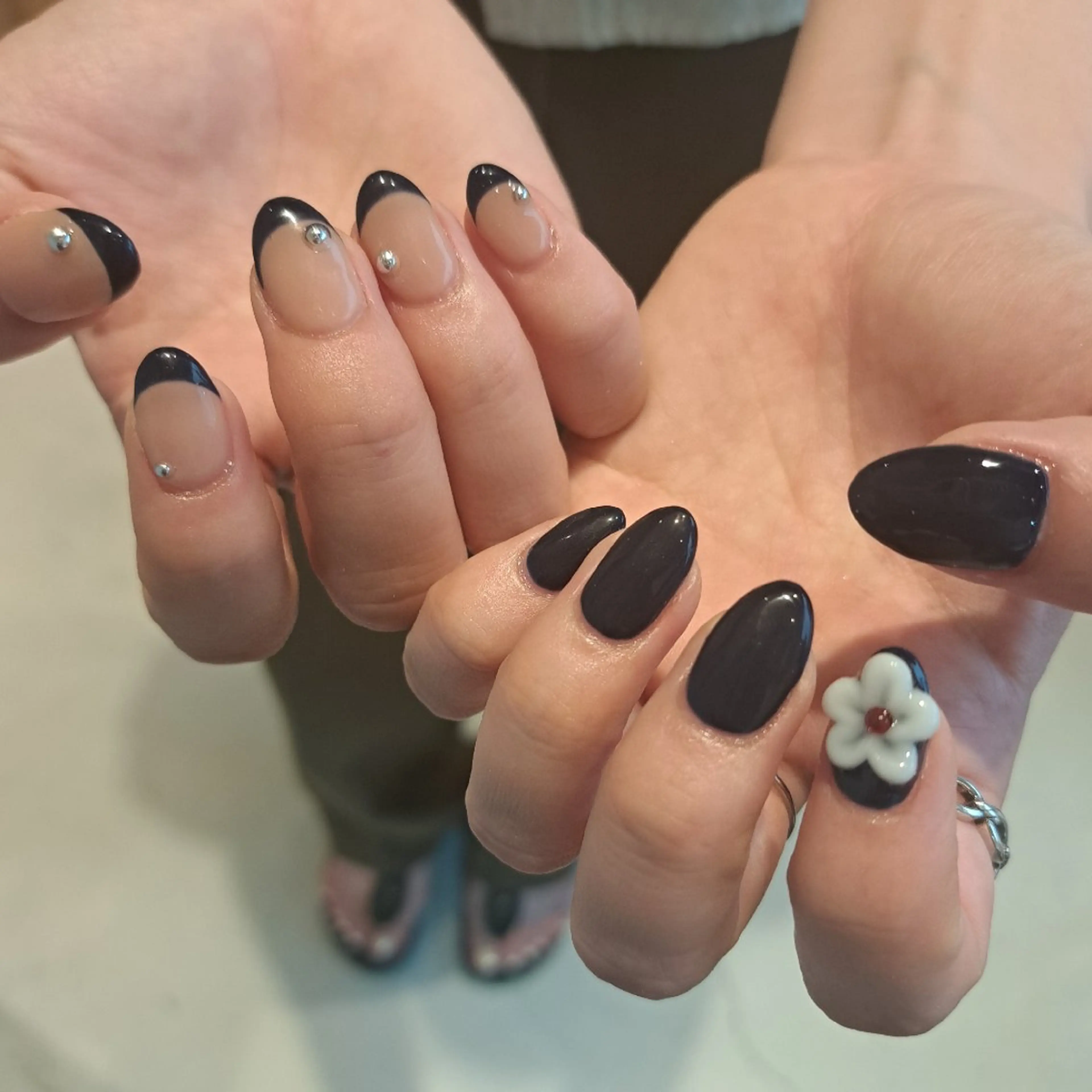 ネイル アートネイル フレンチネイル ジェルネイル 持ち込み ぷっくりネイル ハンドネイル Nail mood デザイン持ち込みokのネイルデザイン