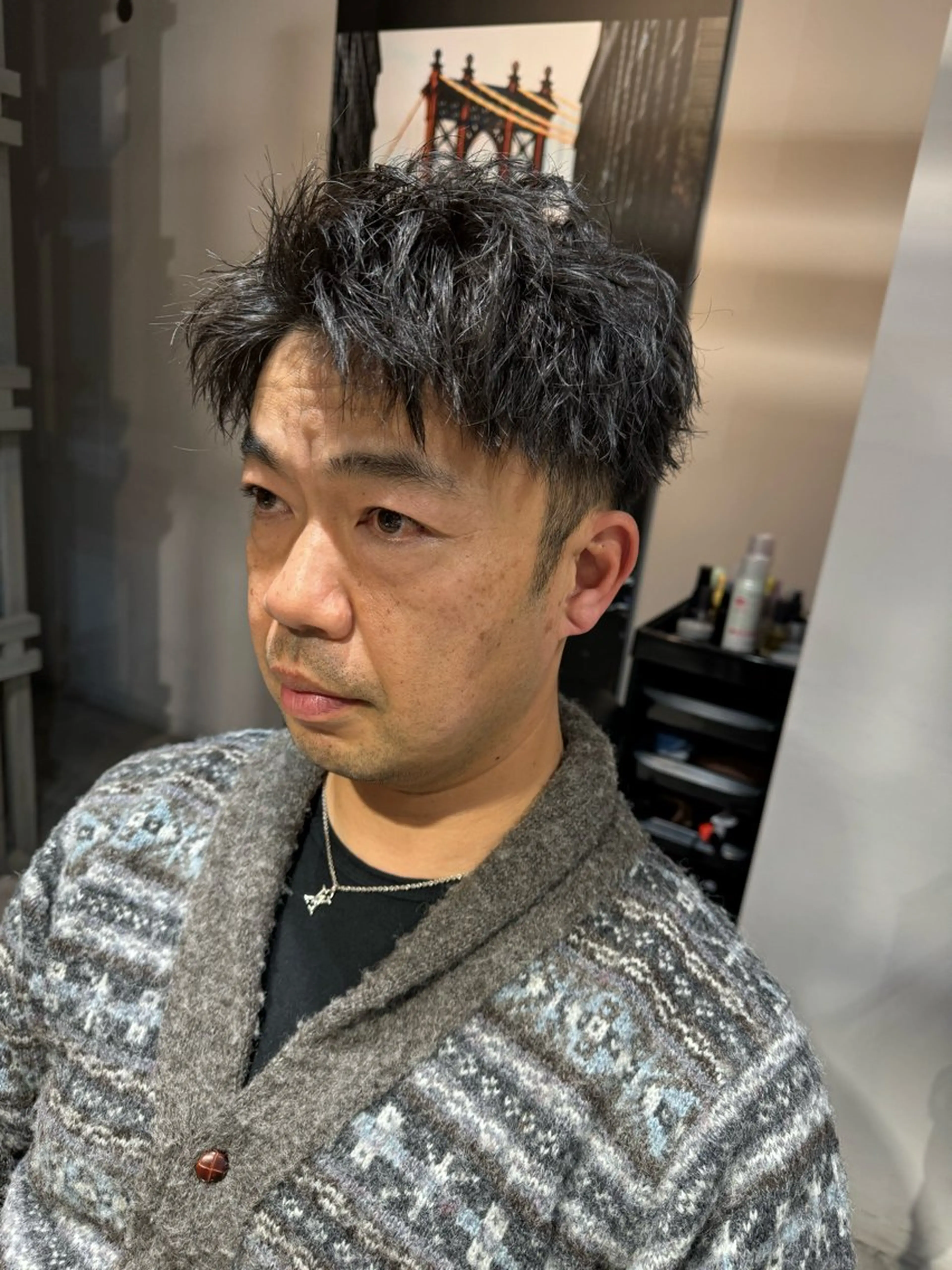 ミディアム パーマ メンズ ミディアムパーマ メンズパーマ カット パーマ トリートメント 似合う髪型が 分からない方へのヘアスタイル