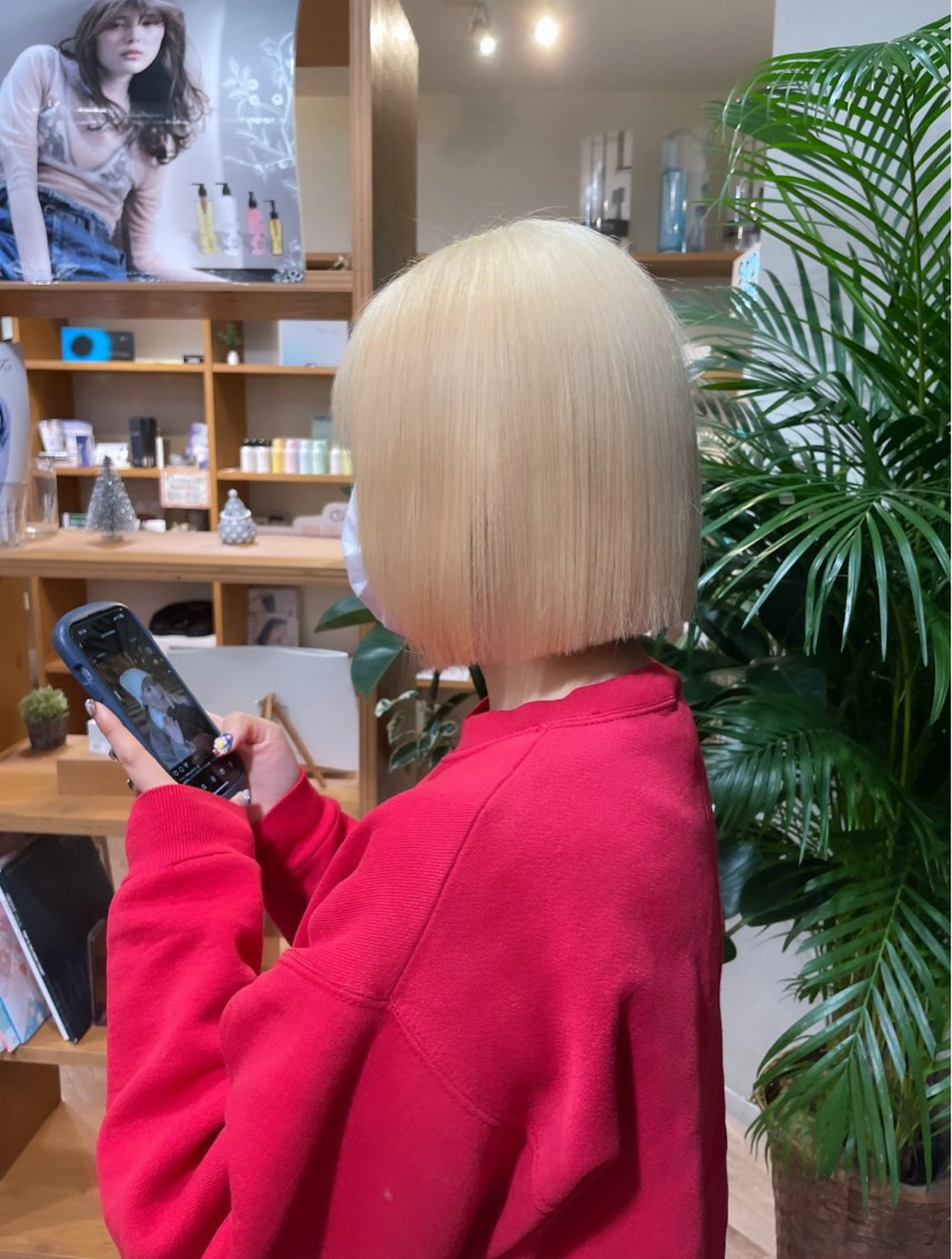 ミディアム カラー カット ヘアカラー トリートメント ハイトーンカラー / 美髪矯正/出口優斗のヘアスタイル