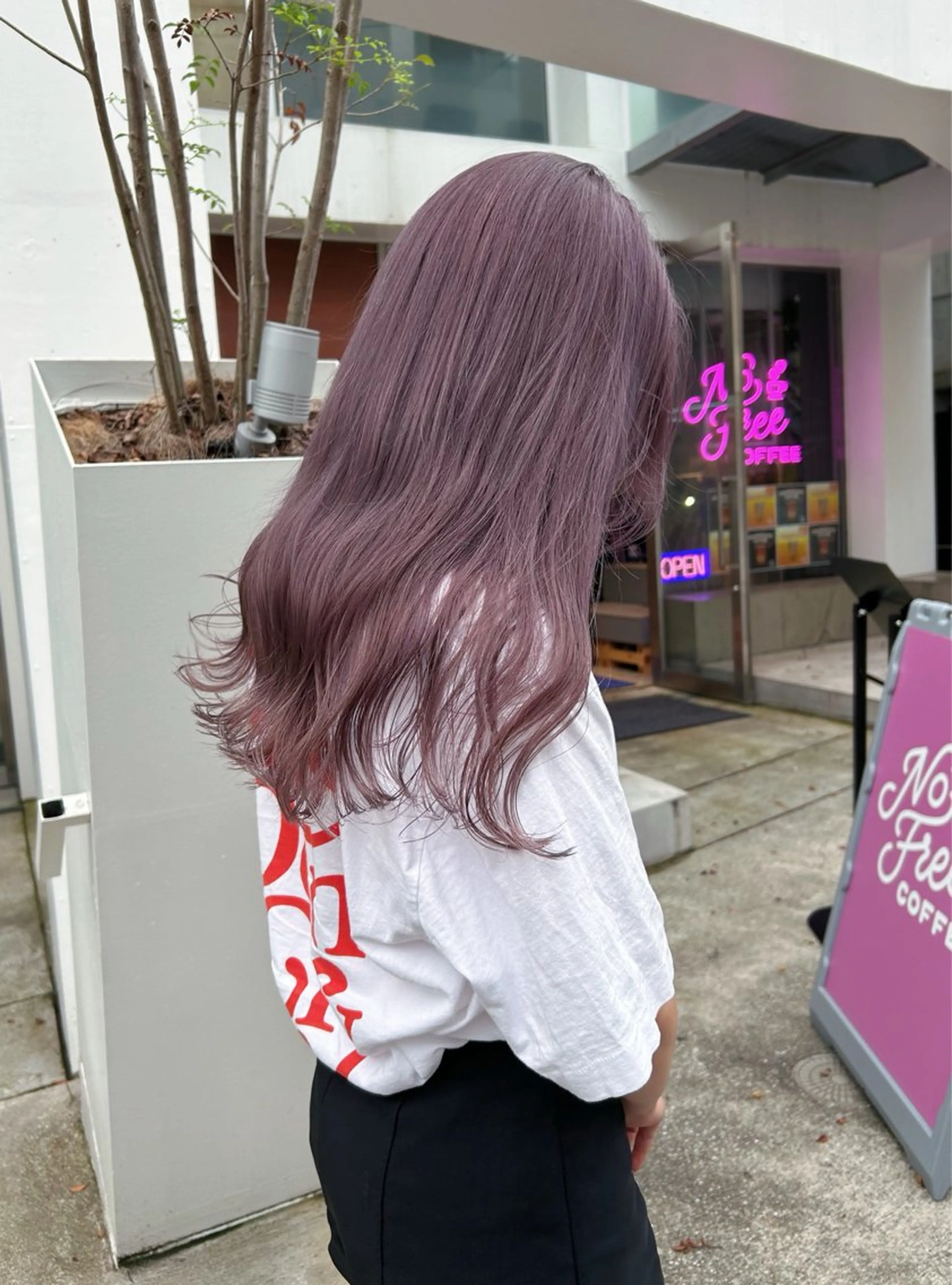 ミディアム カラー ブリーチ ケアブリーチ ヘアカラー トリートメント ハイトーンボブ 前田 表参道　グレージュのヘアスタイル