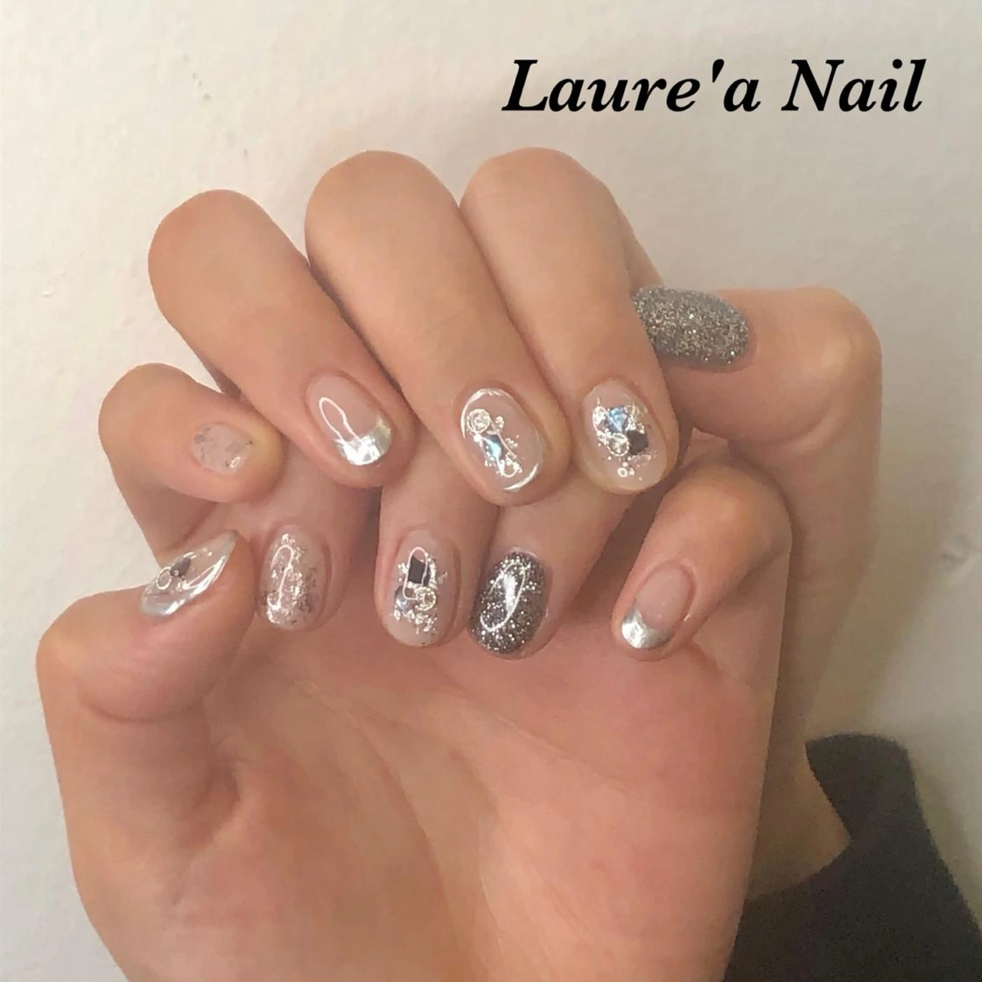 ネイル ニュアンスネイル シルバー 福田 加奈のネイルデザイン