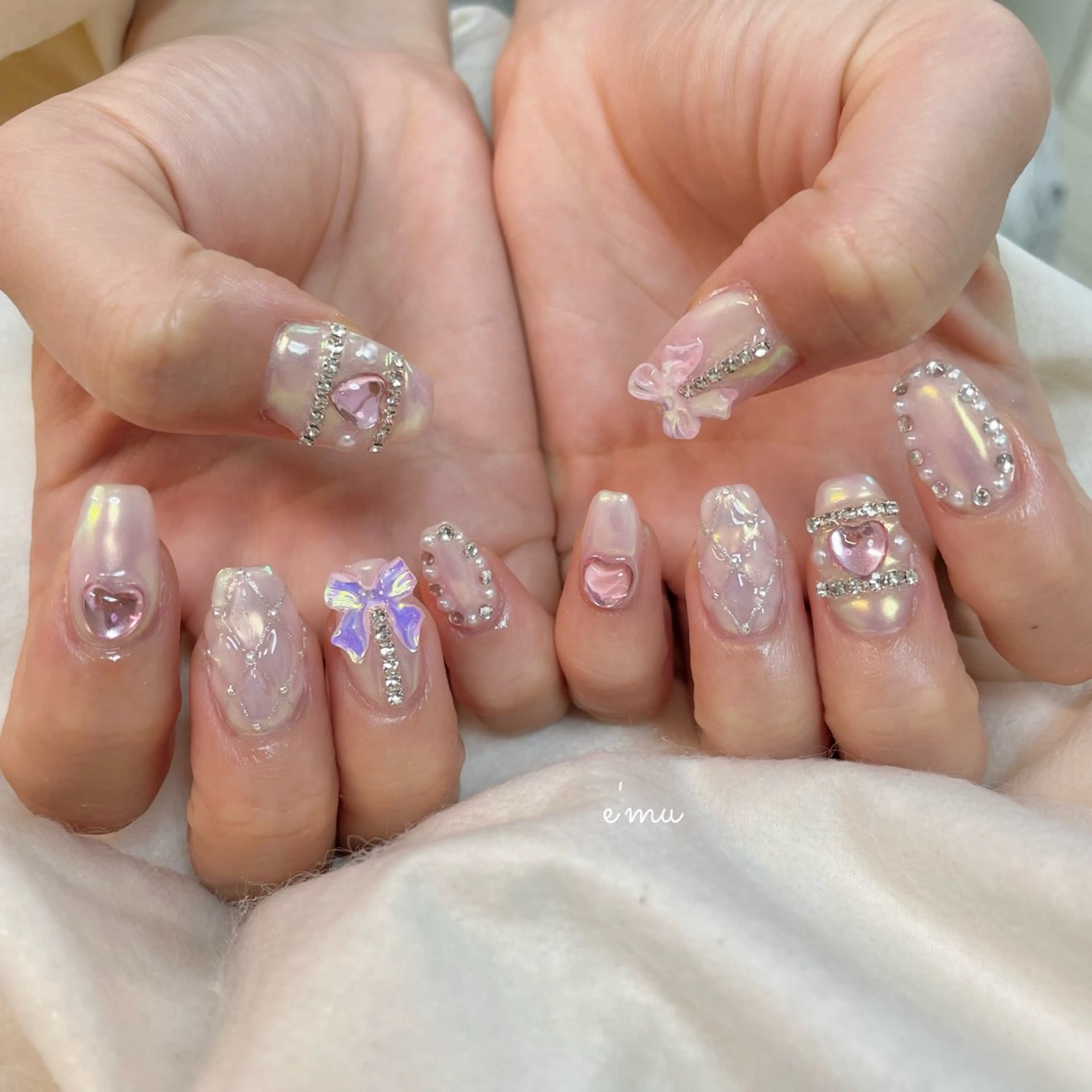 ネイル オーロラネイル ガーリー ハンドネイル nail salon e'mu💐のネイルデザイン