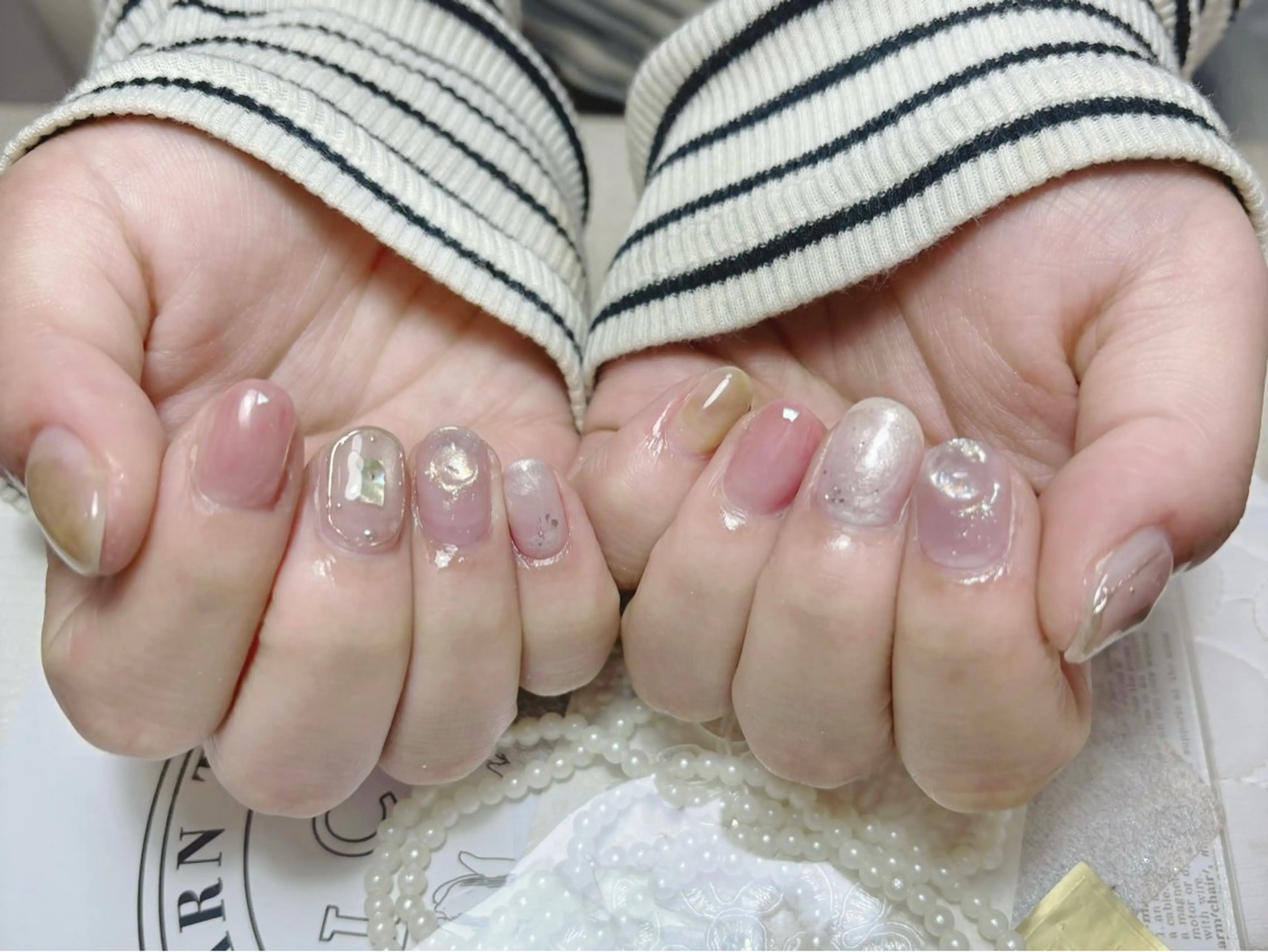 ネイル オーロラネイル チークネイル フレンチネイル ジェルネイル ガラスフレンチ ハンドネイル Nail Jolieのネイルデザイン