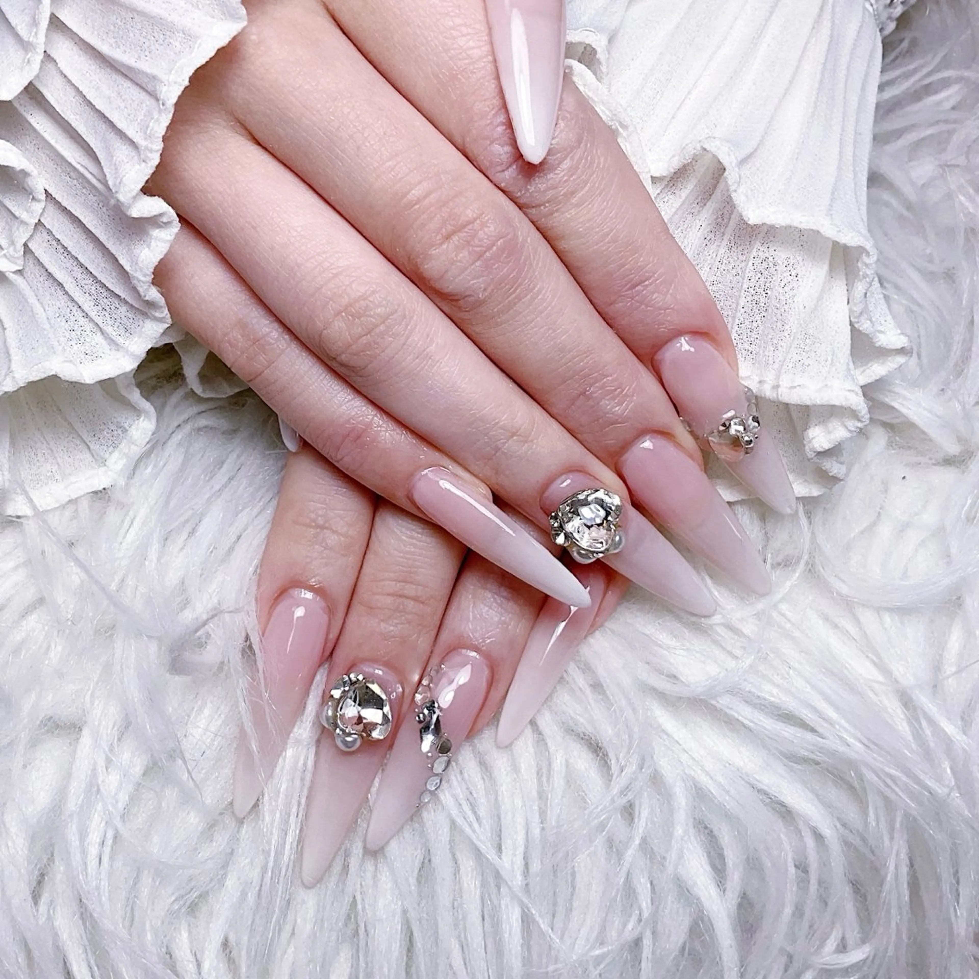 ネイル ハンドネイル 🌈Yun nail hyejin💋のネイルデザイン