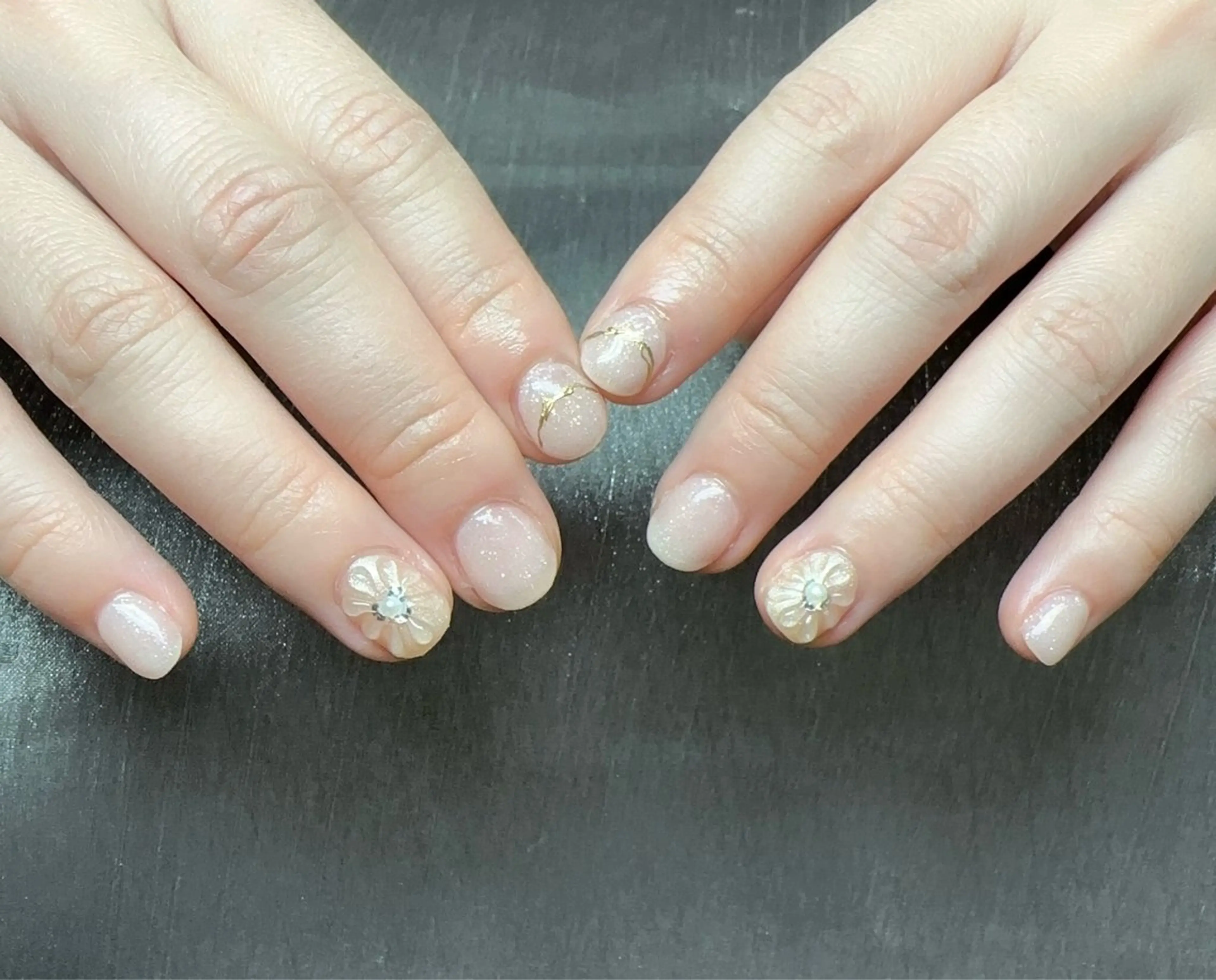 ネイル ハンドネイル ハンドケア Kaka_ パラジェル、長さだしのネイルデザイン