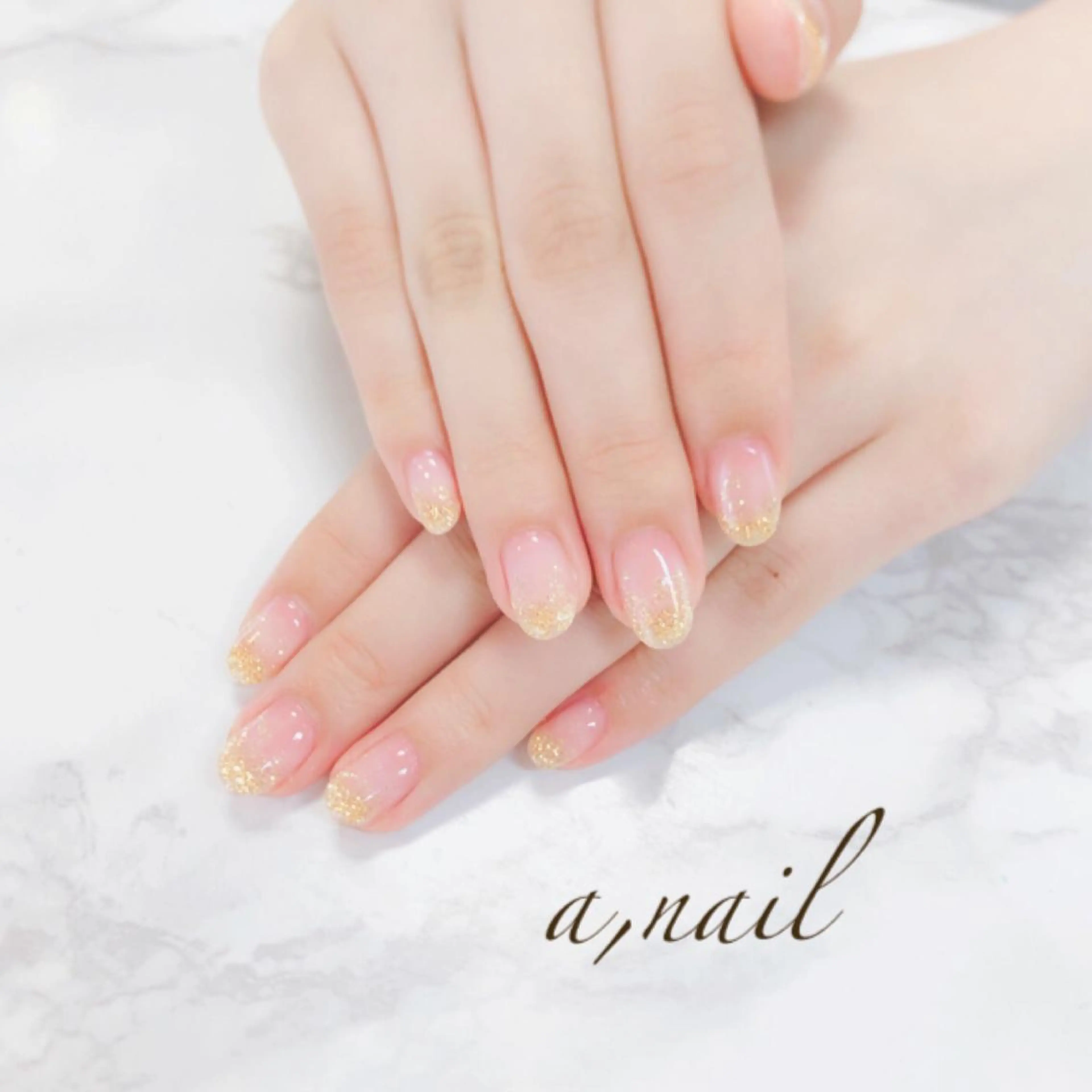 ネイル フットネイル ジェルネイル グラデーション キラキラネイル ワンカラーネイル ハンドネイル ネイルサロン エーネイルのネイルデザイン