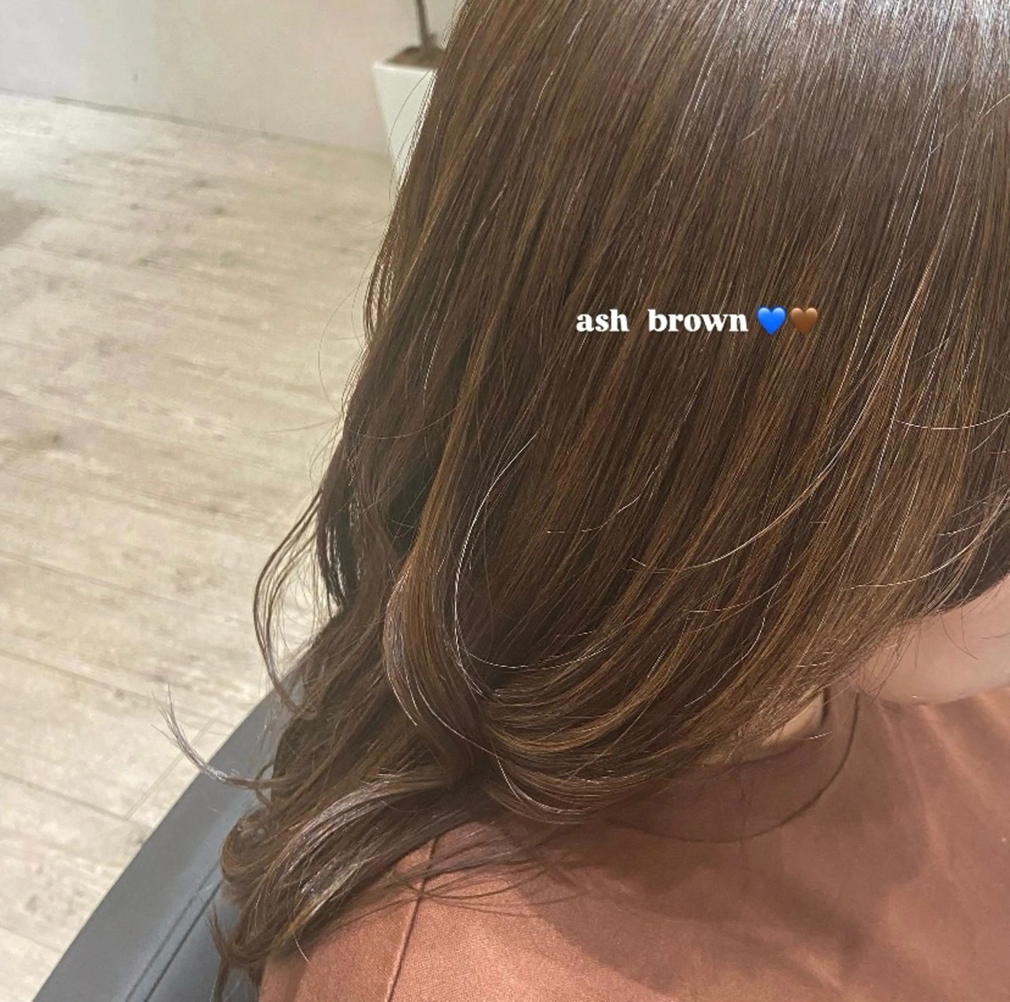 カラー アッシュ アッシュブラウン ブラウンカラー カット ヘアカラー トリートメント 若原 茉莉のヘアスタイル
