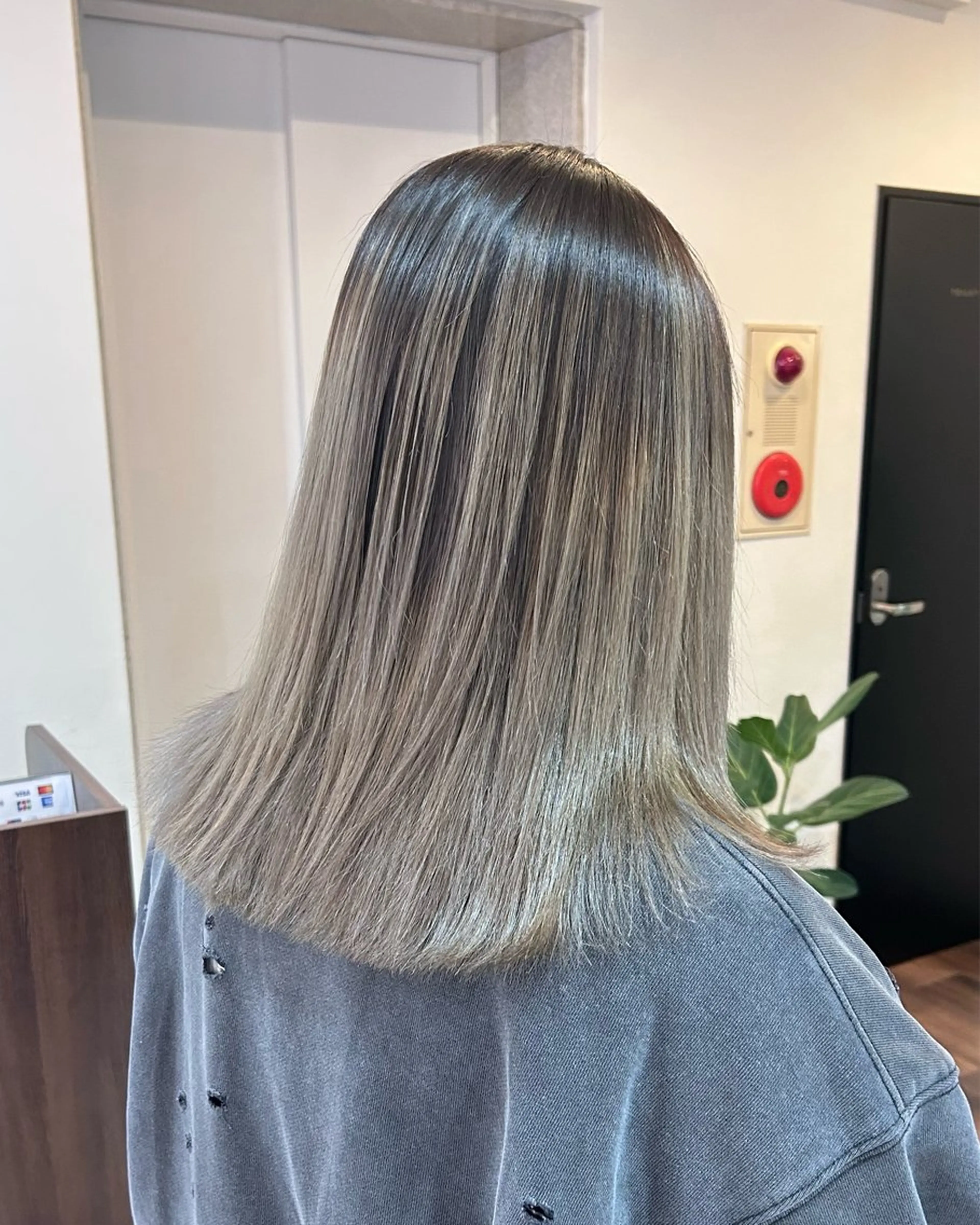 ミディアム カラー バレイヤージュ ブリーチ グラデーションカラー レイヤーカット カット ヘアカラー トリートメント 🌸MAYU🌸 ハイトーン➕レイヤーのヘアスタイル