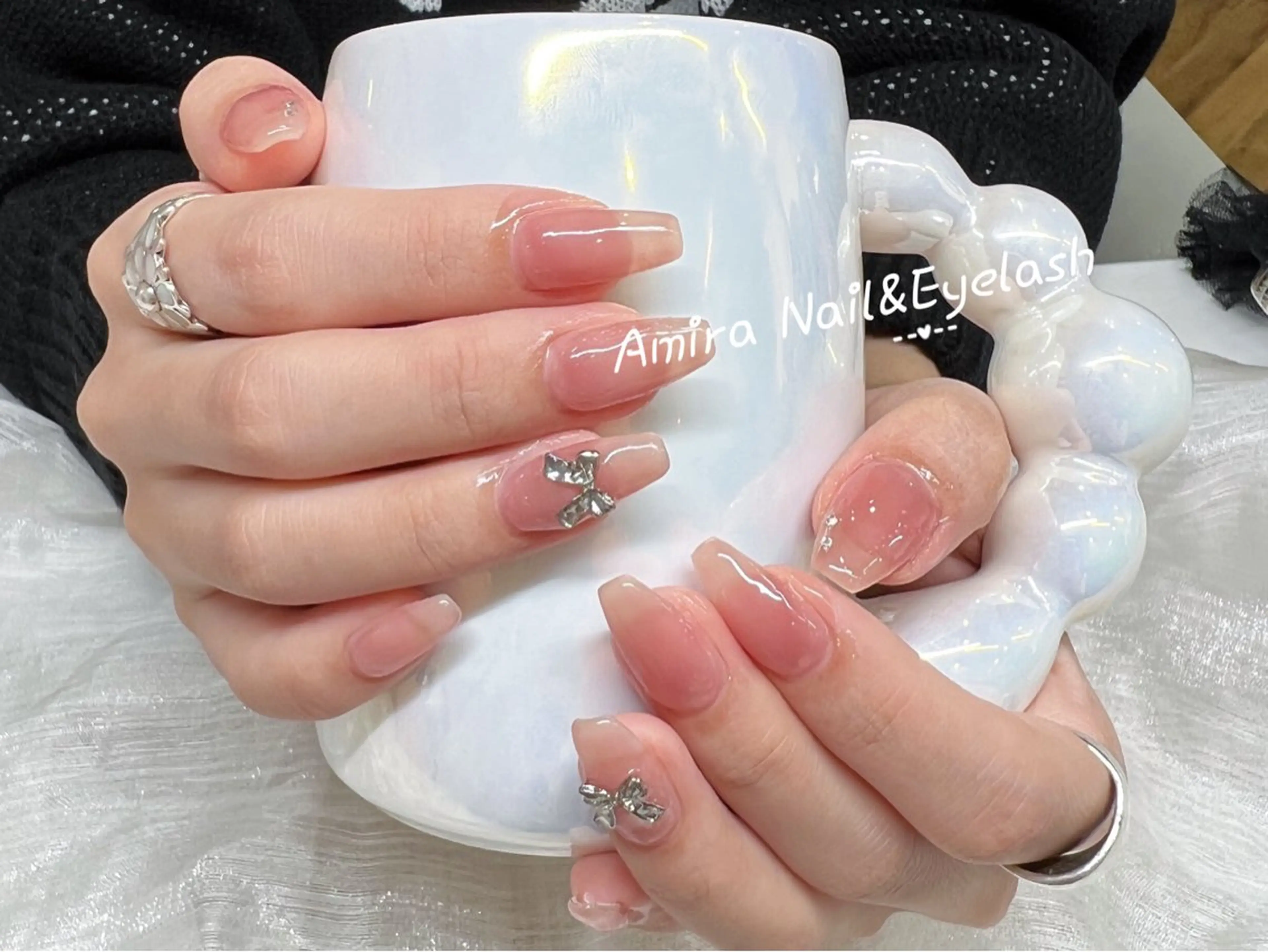 ネイル Amira アイラッシュのマツエク・マツパデザイン