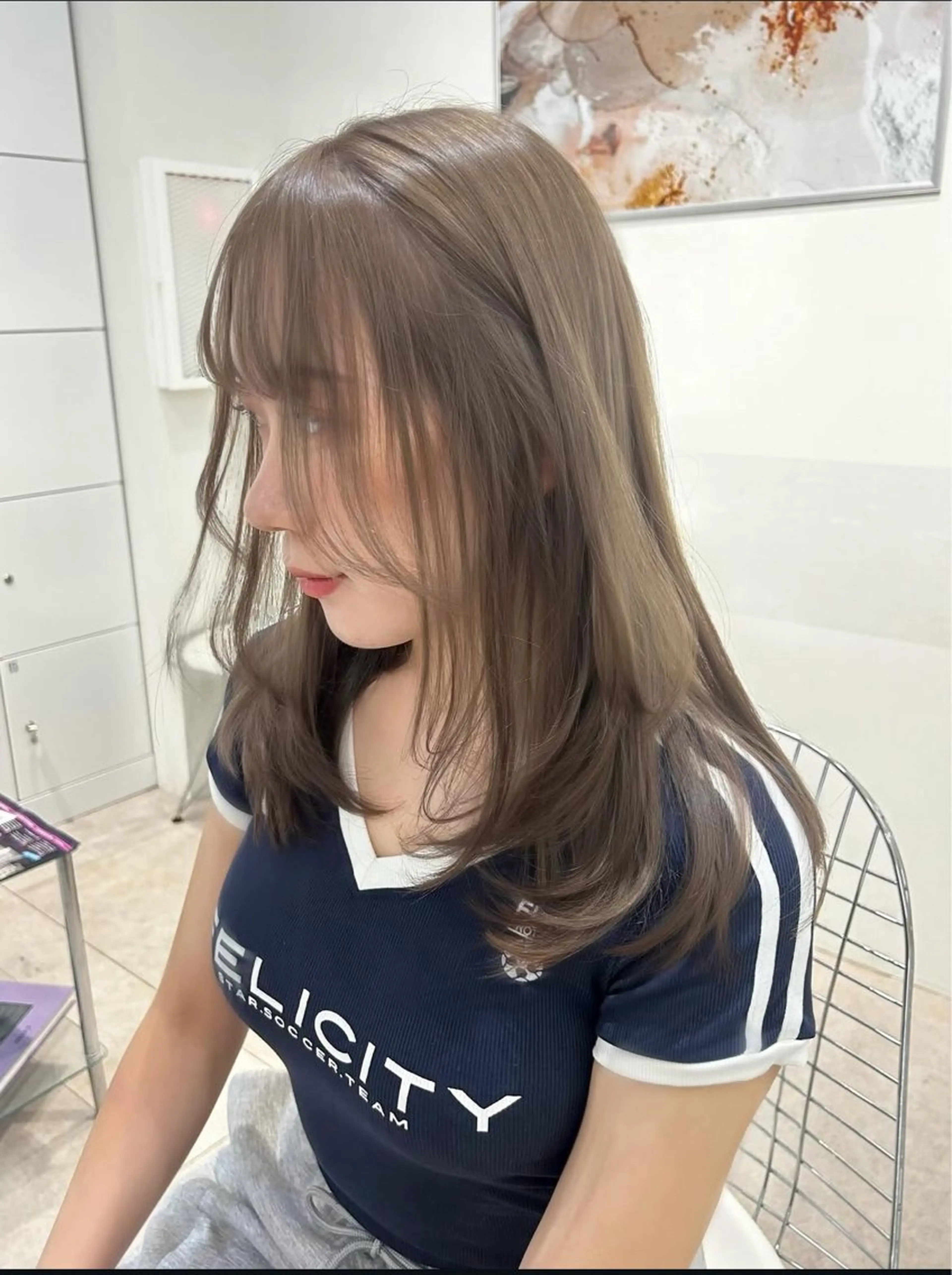 ロング カラー 🫧ミルクティー ブリーチRIKU🫧のヘアスタイル