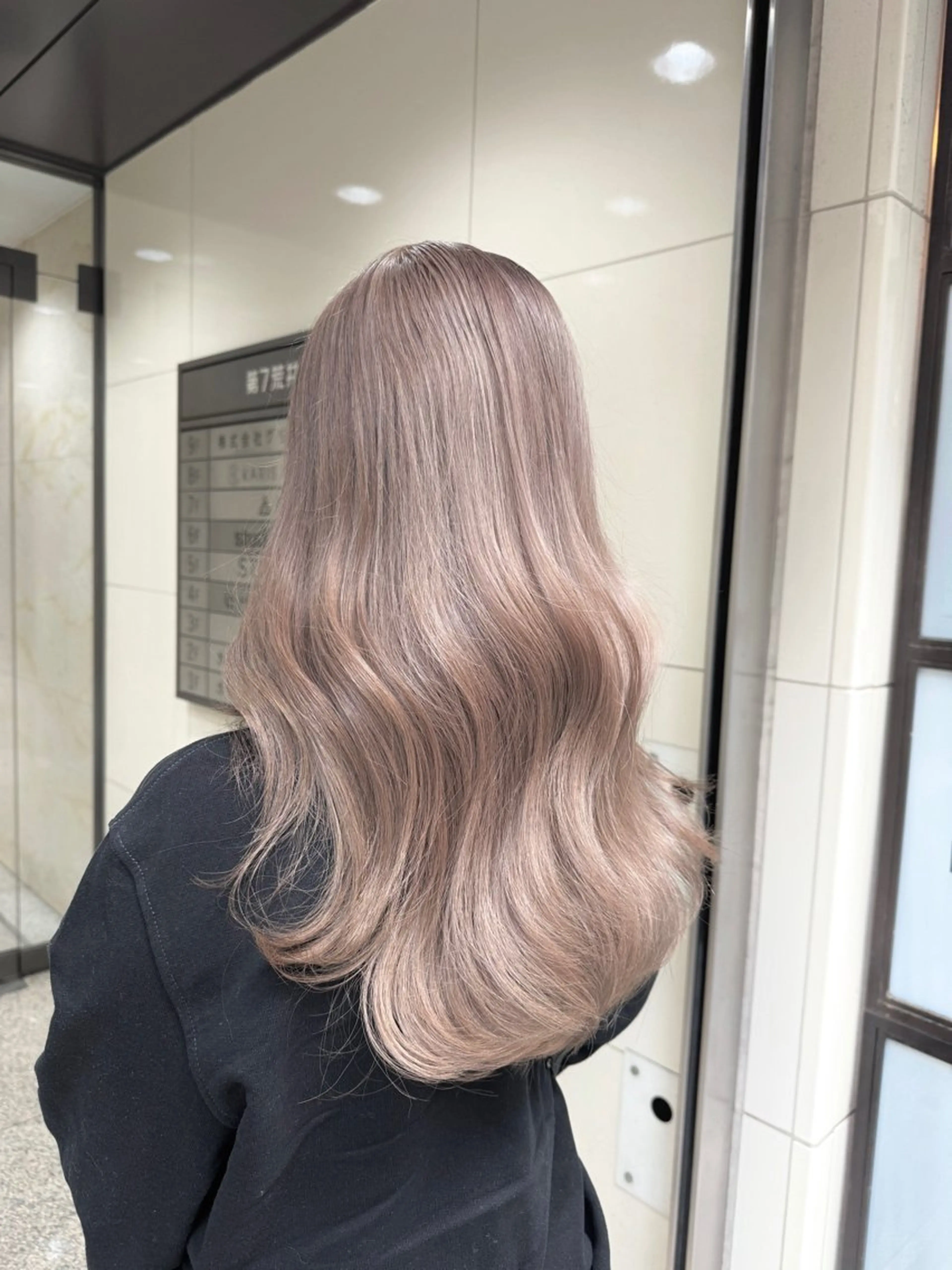 【💖人気No.2メニュー💖】💖ハイトーンブリーチ+ハイトーンカラー+ウルツヤトリートメント💖の写真