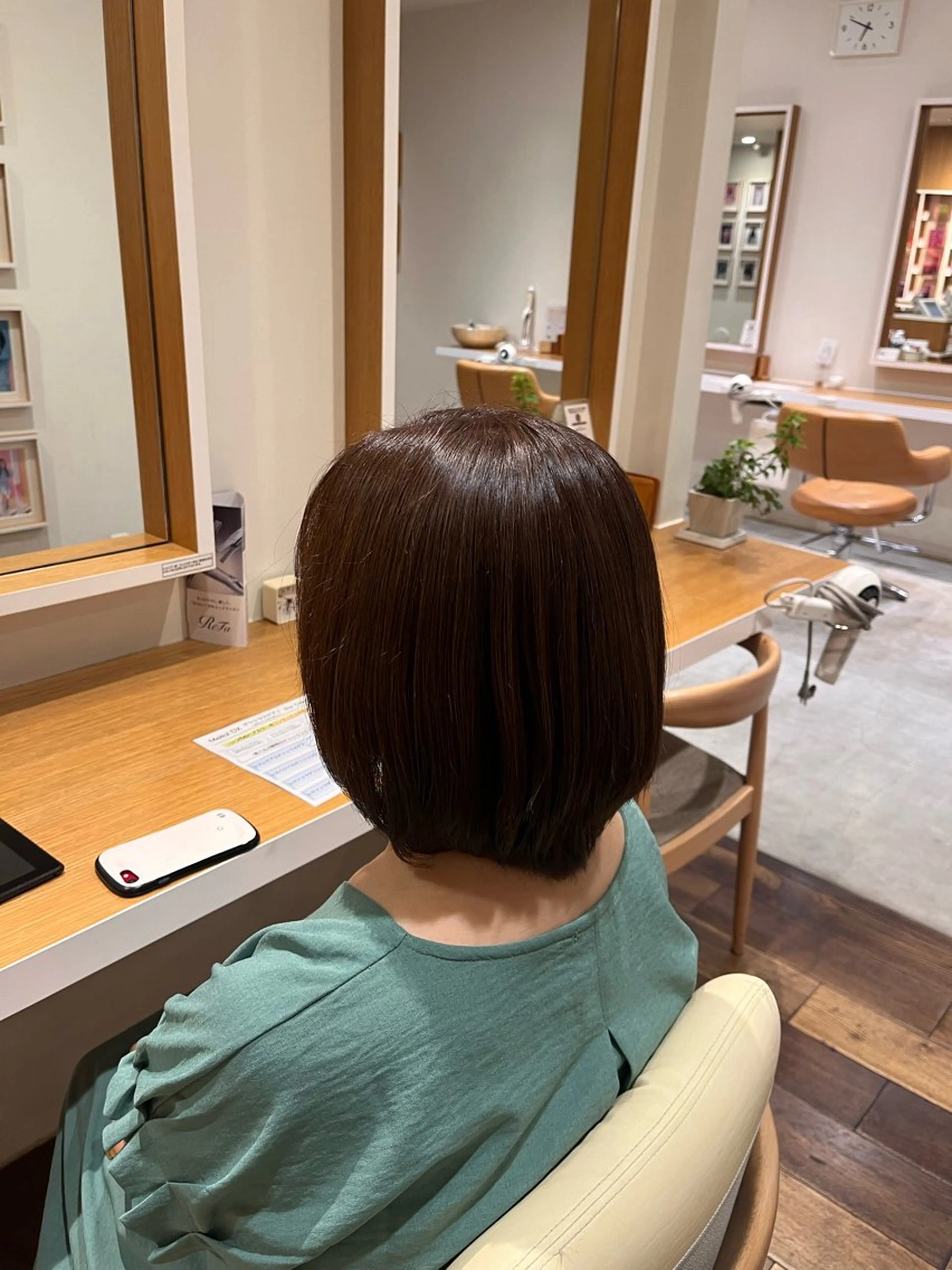 ショート カラー ブラウンカラー ココアブラウン 中野 百乃華のヘアスタイル