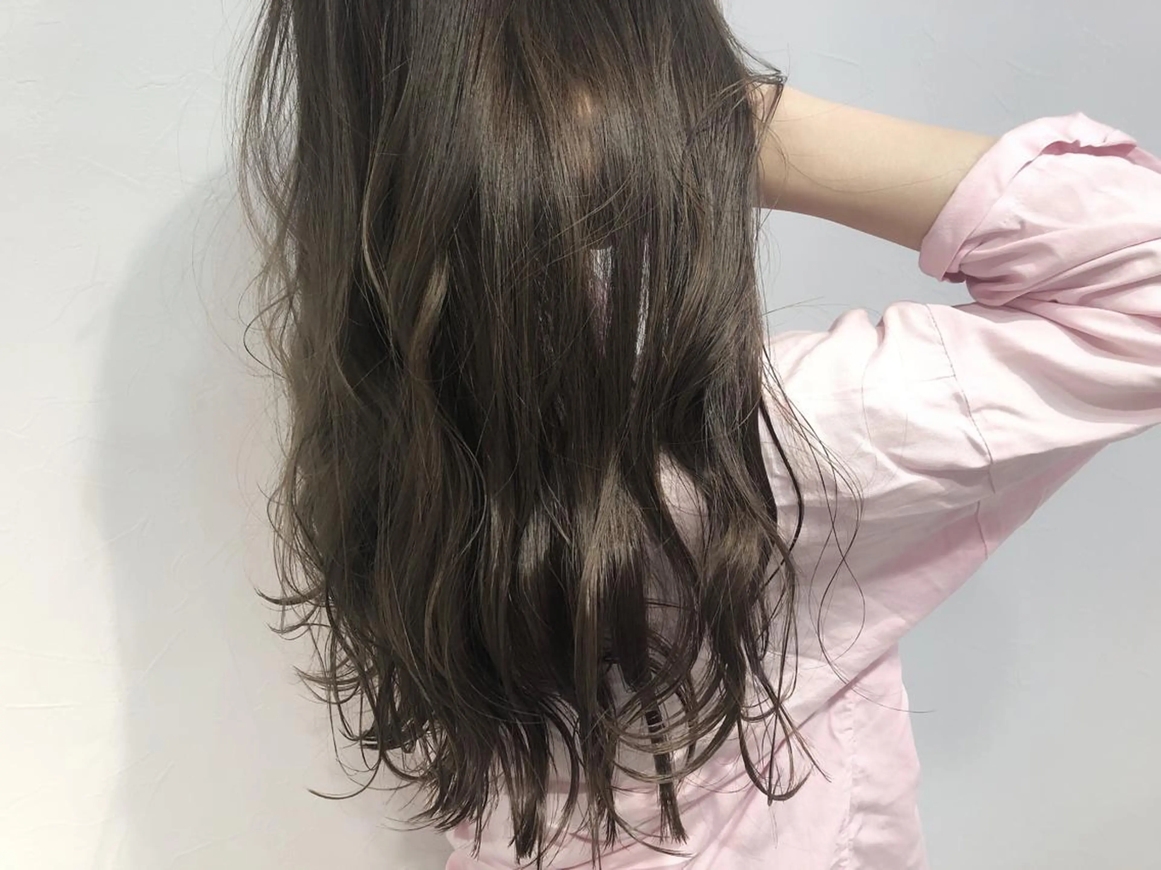 カラー ハイライトカラー イルミナカラー 夜23時まで予約🉑 reverieあきらのヘアスタイル