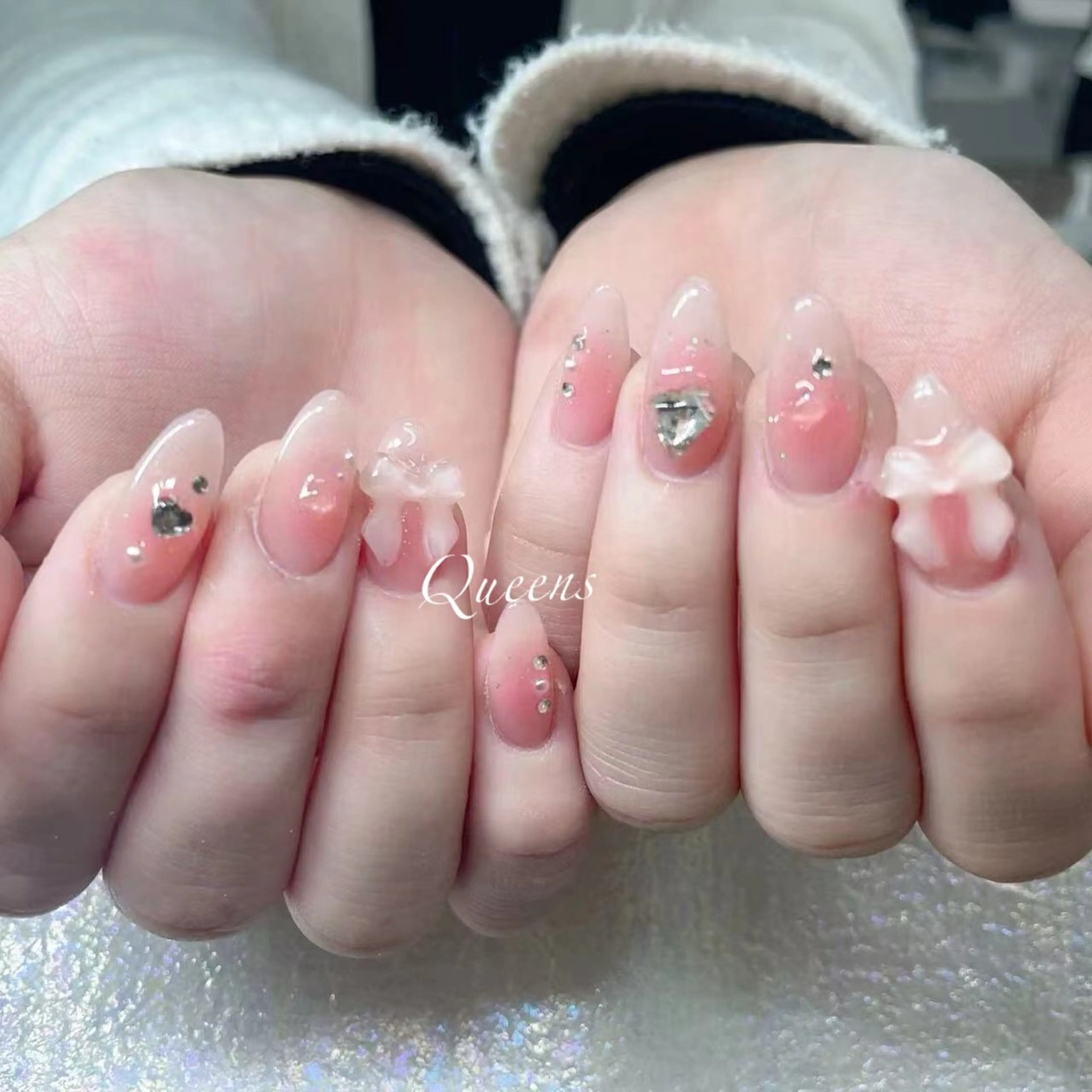 ネイル ハンドネイル Queens テイのネイルデザイン