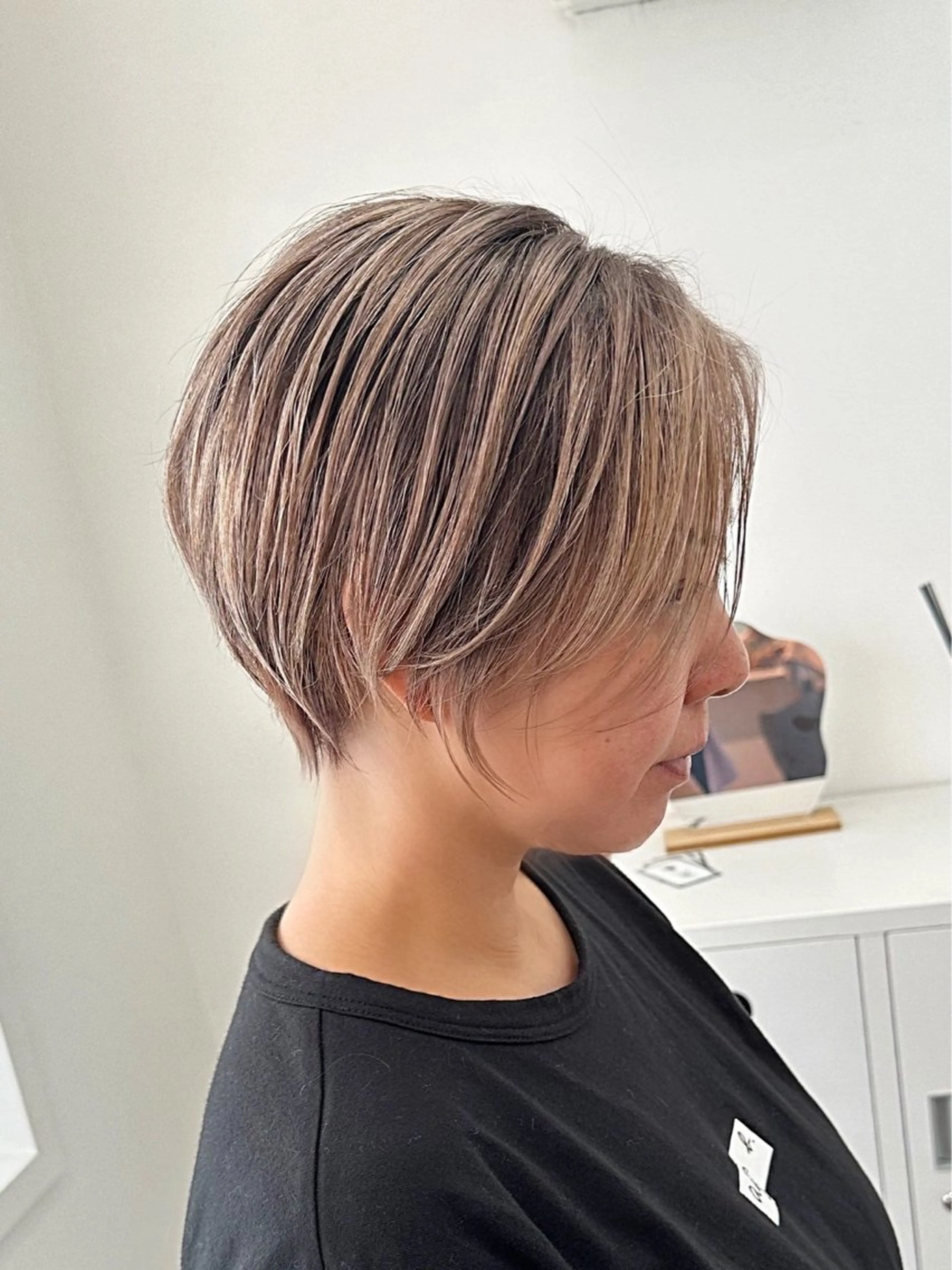 ショート カラー ベージュカラー ブリーチ ハイトーンカラー ミルクティーベージュ suiw /AYAのヘアスタイル