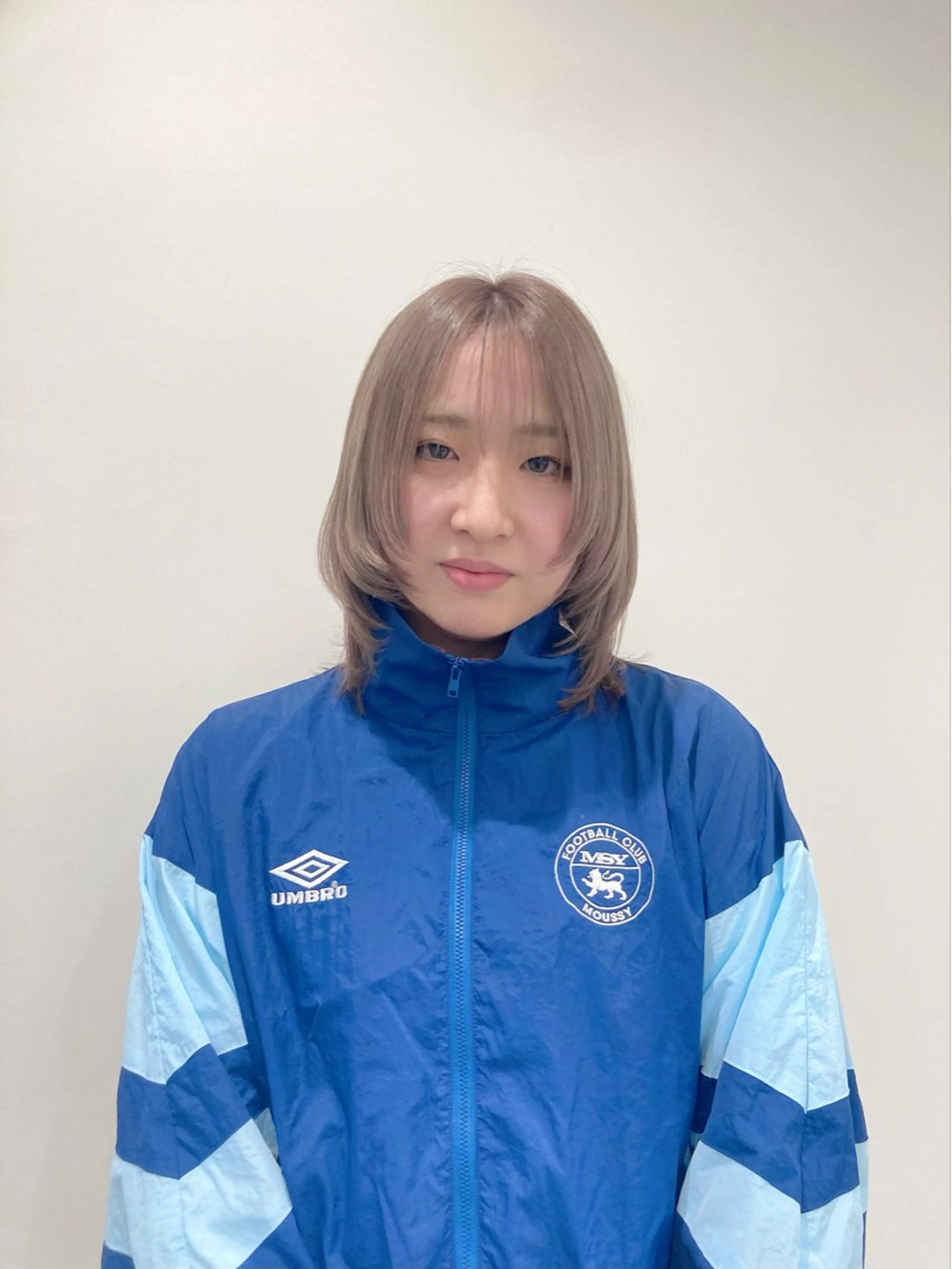 ミディアム カラー Lond luce心斎橋【ロンドルーチェ】所属・Ruriブリーチ 酸性ストレートのヘアスタイル