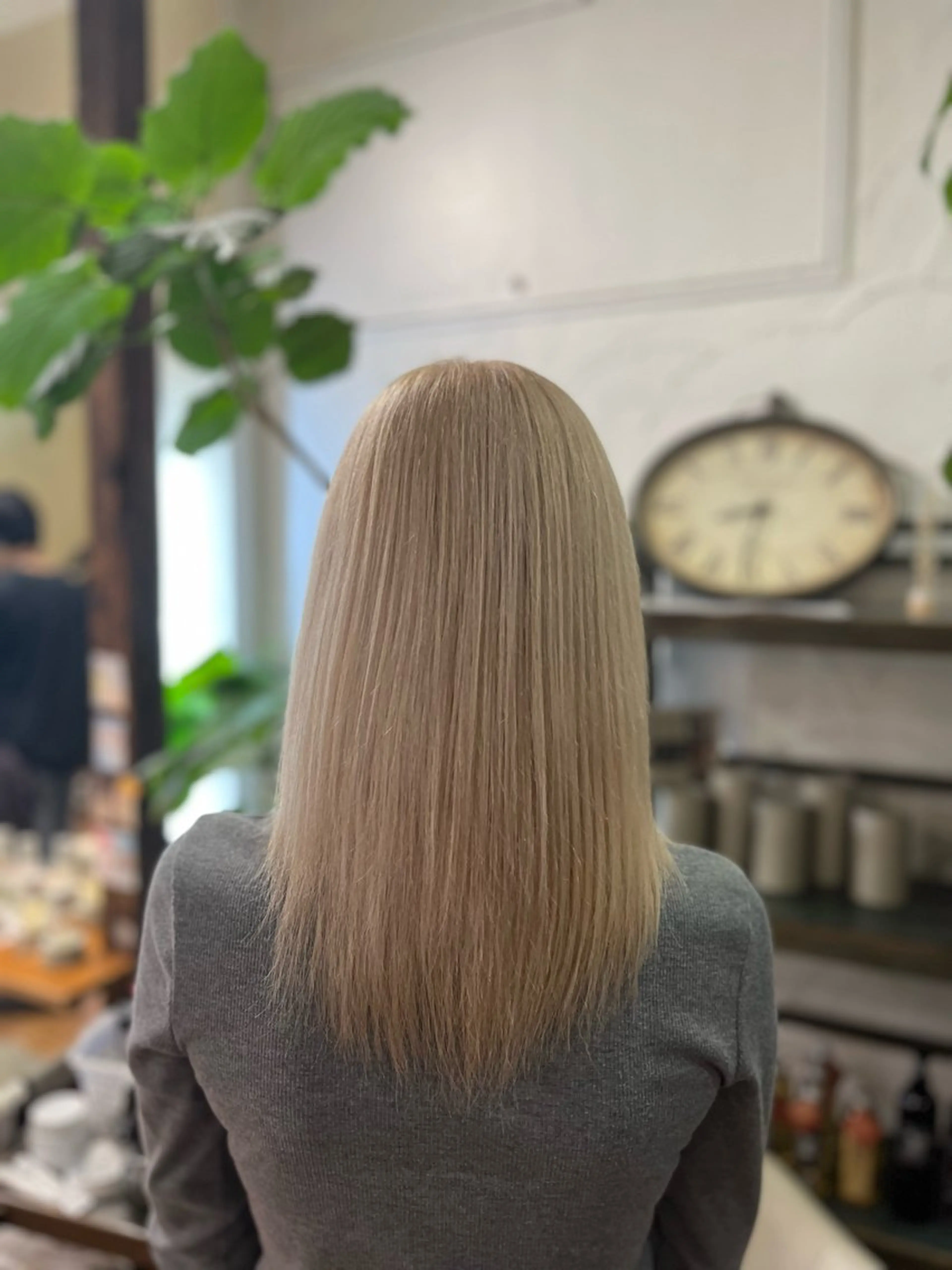 セミロング カラー ぴんく髪の美容師🎀 🖤ゆうなのヘアスタイル