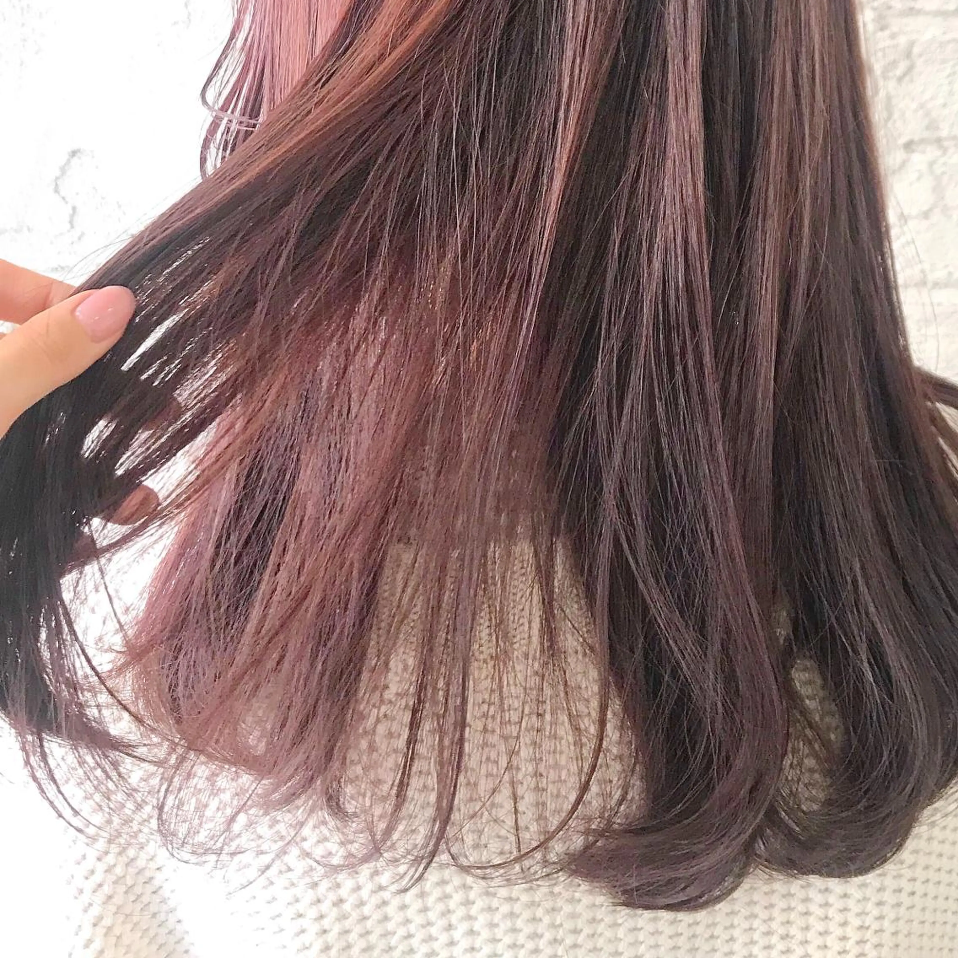 ロング カラー オリーブ/アッシュ やわらか透明感カラーのヘアスタイル