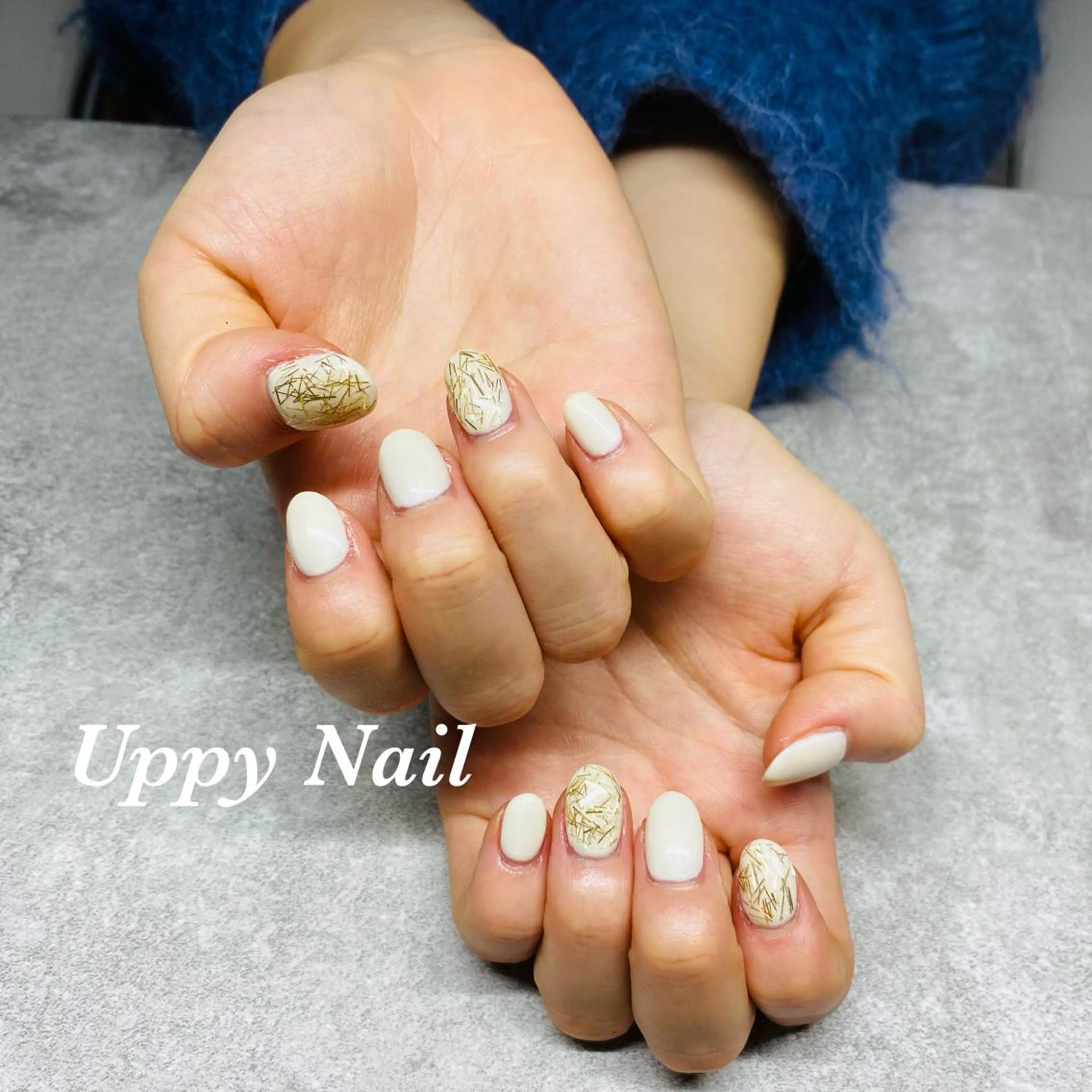 ネイル ゴールド ワンカラーネイル シンプルネイル ホワイト 冬ネイル ハンドネイル Uppy Nail ukyoのネイルデザイン