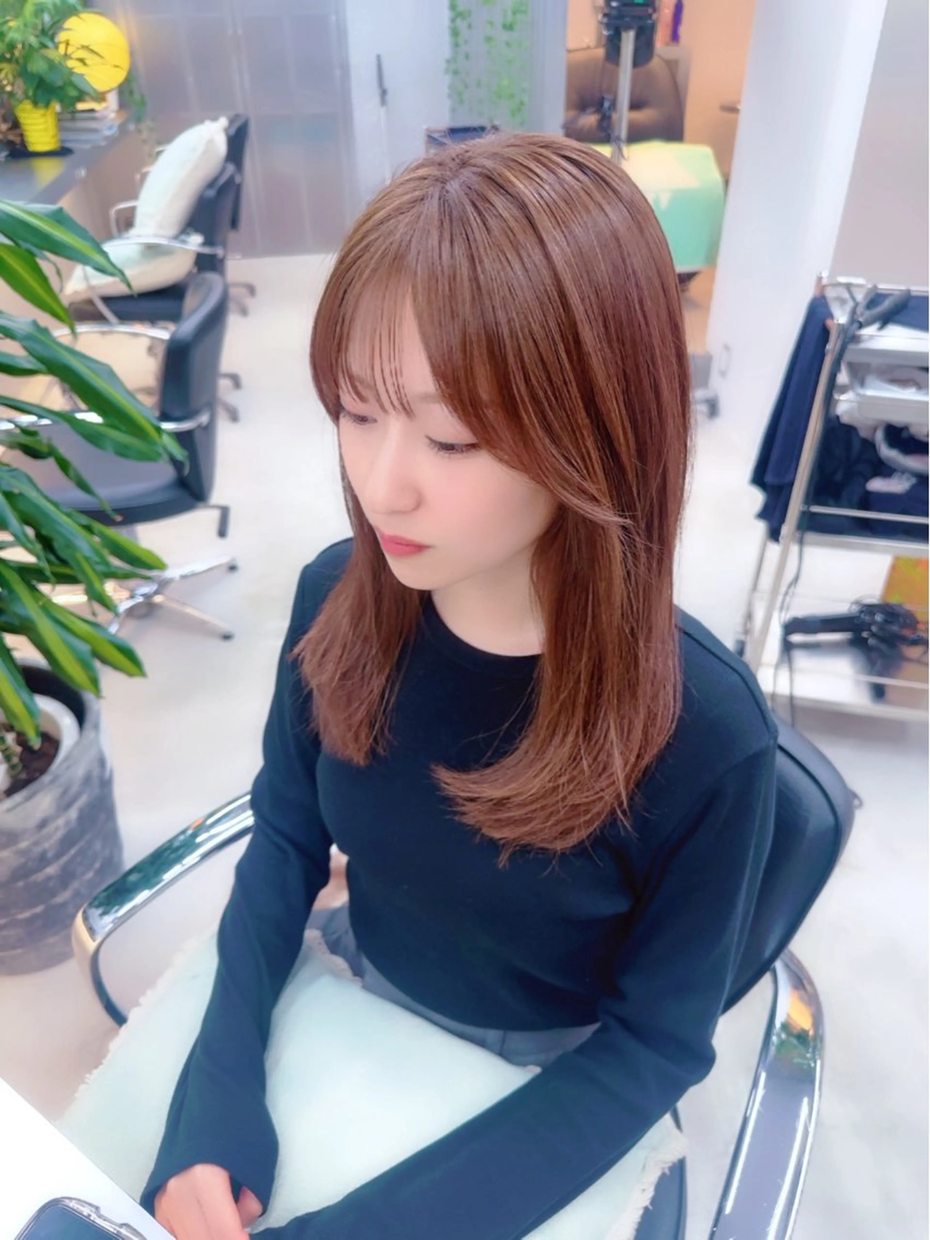 ミディアム カラー カット ヘアカラー トリートメント 岡野 静華のヘアスタイル