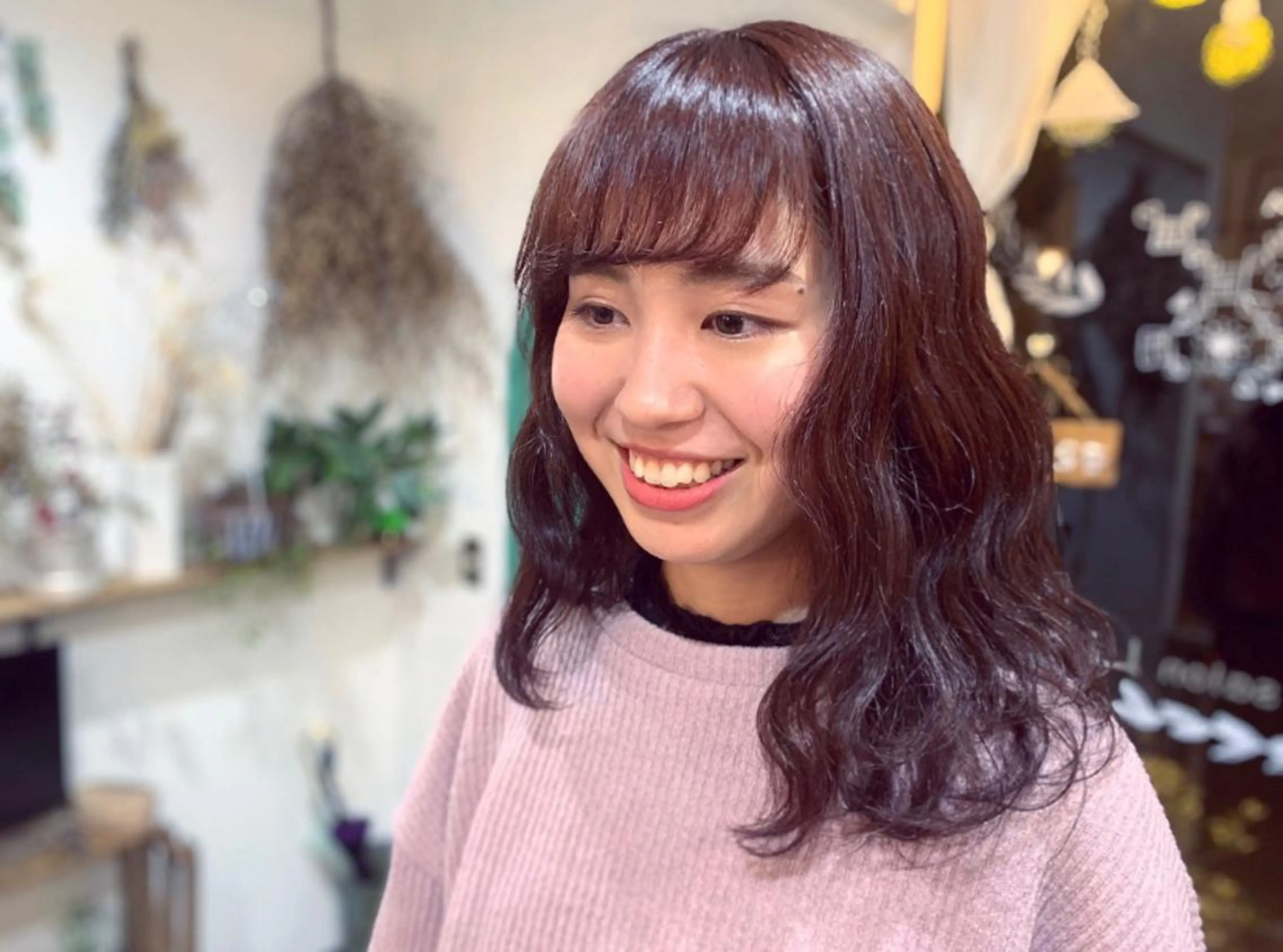 セミロング アッシュ カット ヘアカラー トリートメント 佐藤 美咲のヘアスタイル