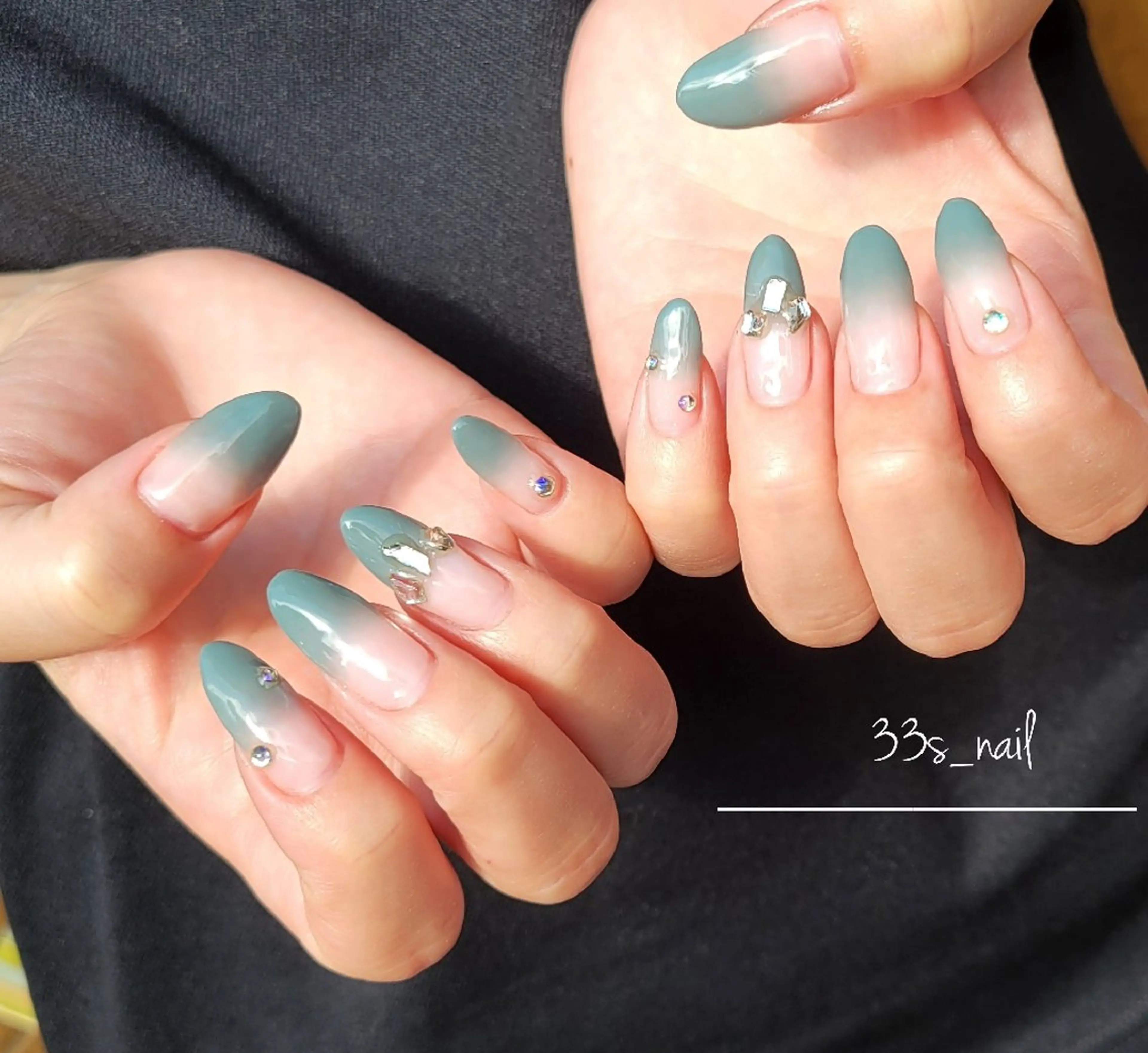 ネイル グラデーション 櫛の屋浜口店 sumireのネイルデザイン