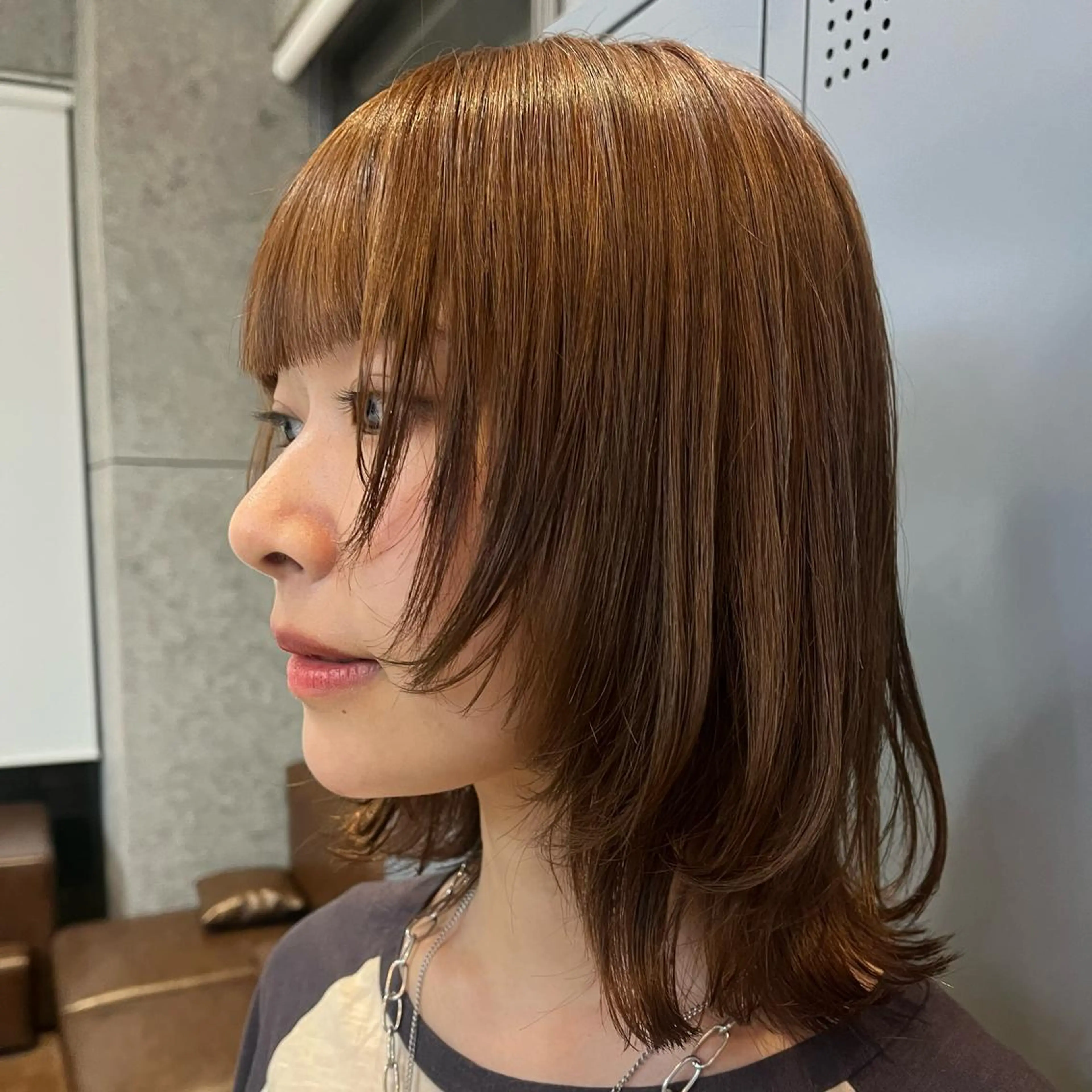 ショート カラー ブラウンカラー オレンジ オレンジブラウン 顔まわりレイヤー レイヤーカット ボブハイトーン🦖 デザインMAMIのヘアスタイル