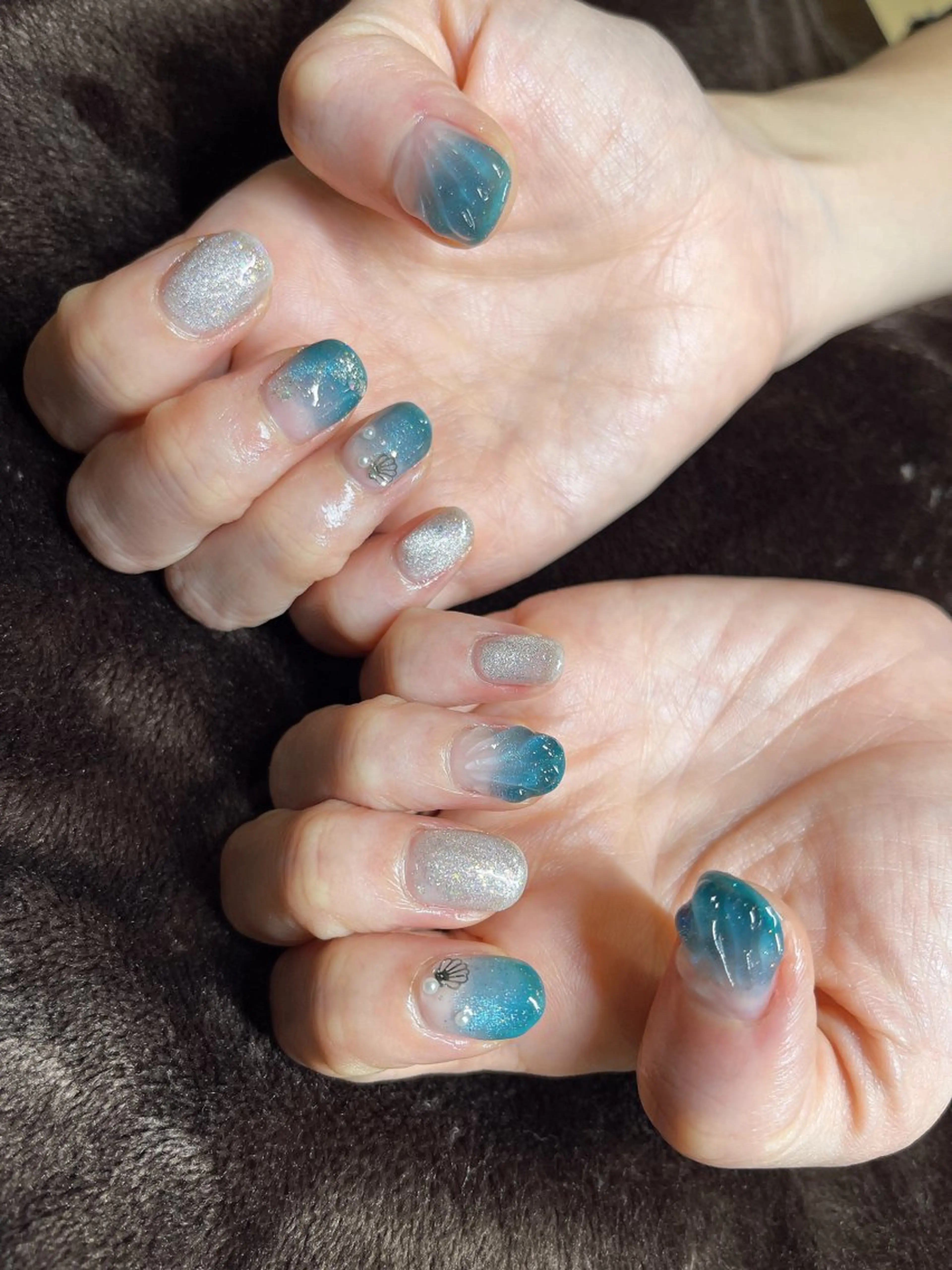 ネイル 安藤 沙妃のヘアスタイル