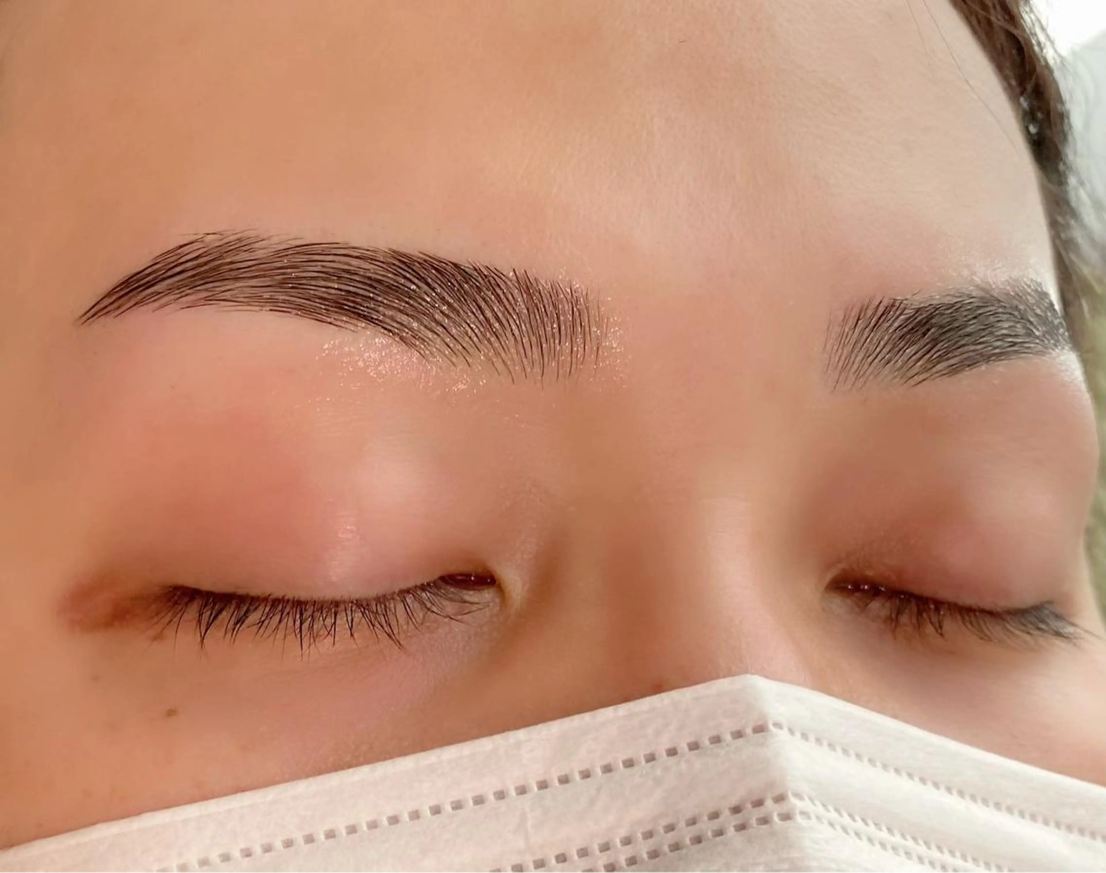 【アイブロウリフト(眉毛スレッディング 付き)】眉毛の毛流れ整え、美眉への写真