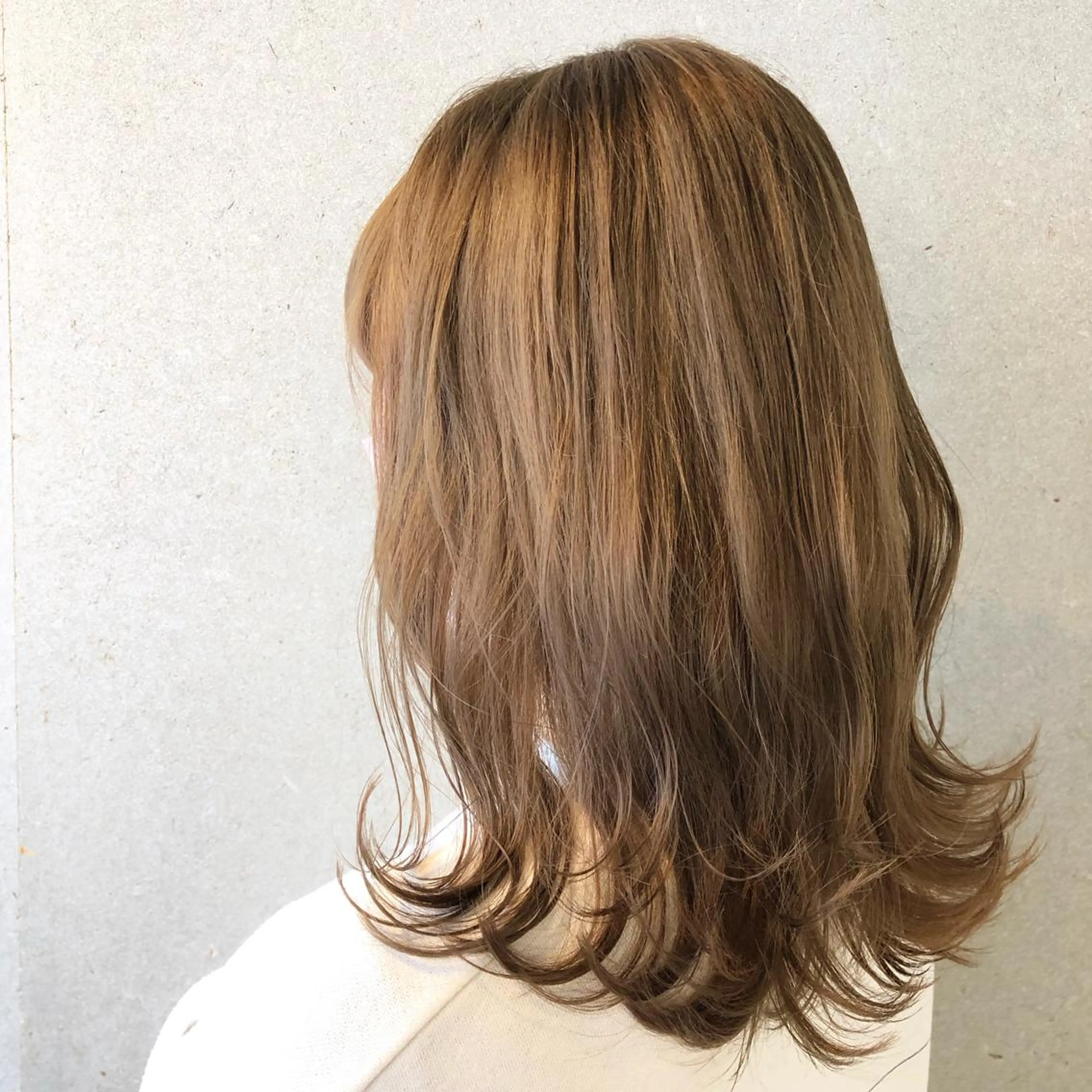 ミディアム カラー ヘアカラー トリートメント chiaki .のヘアスタイル