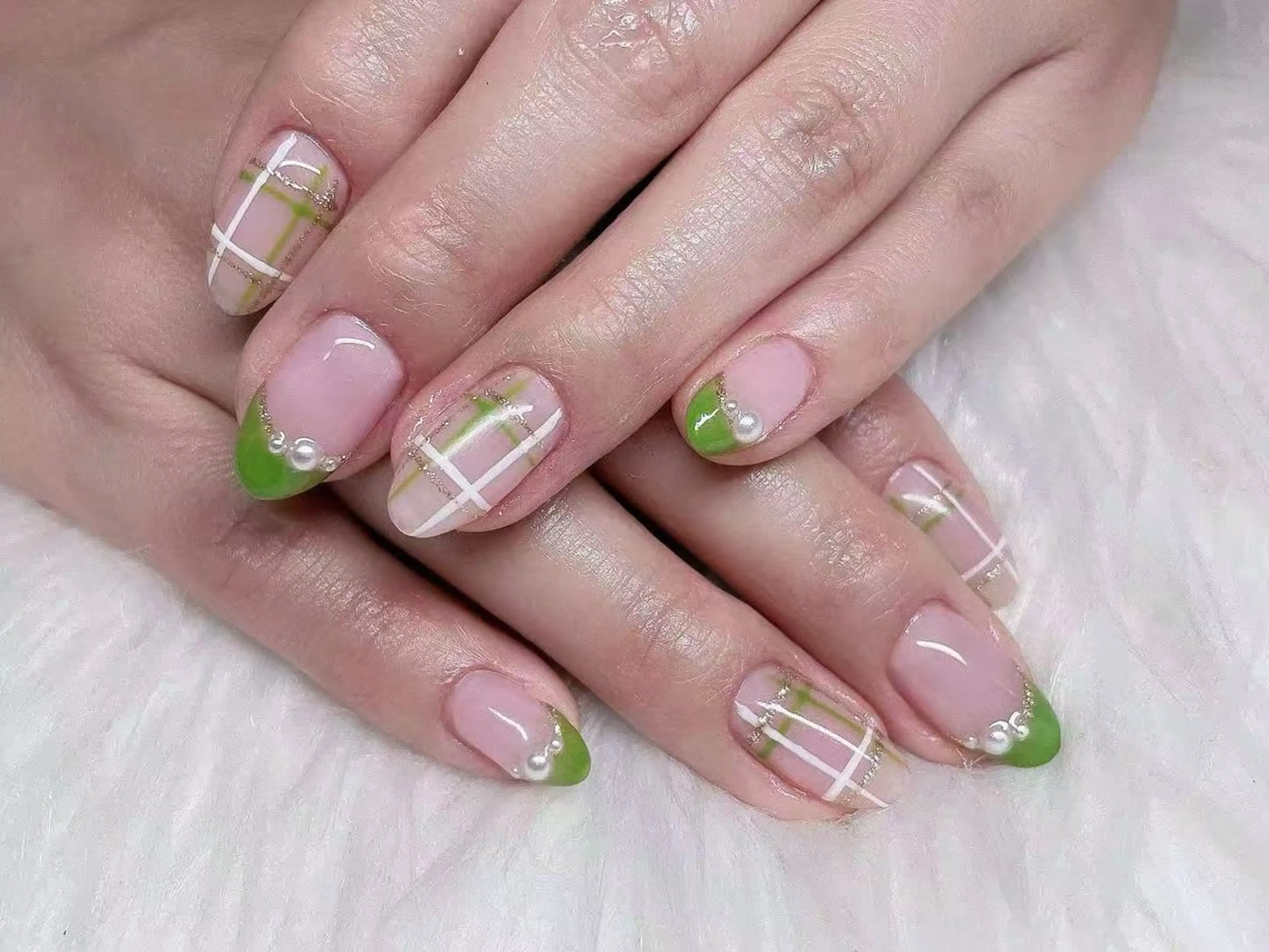 ネイル ハンドネイル AngelChris ビューティーサロンのネイルデザイン