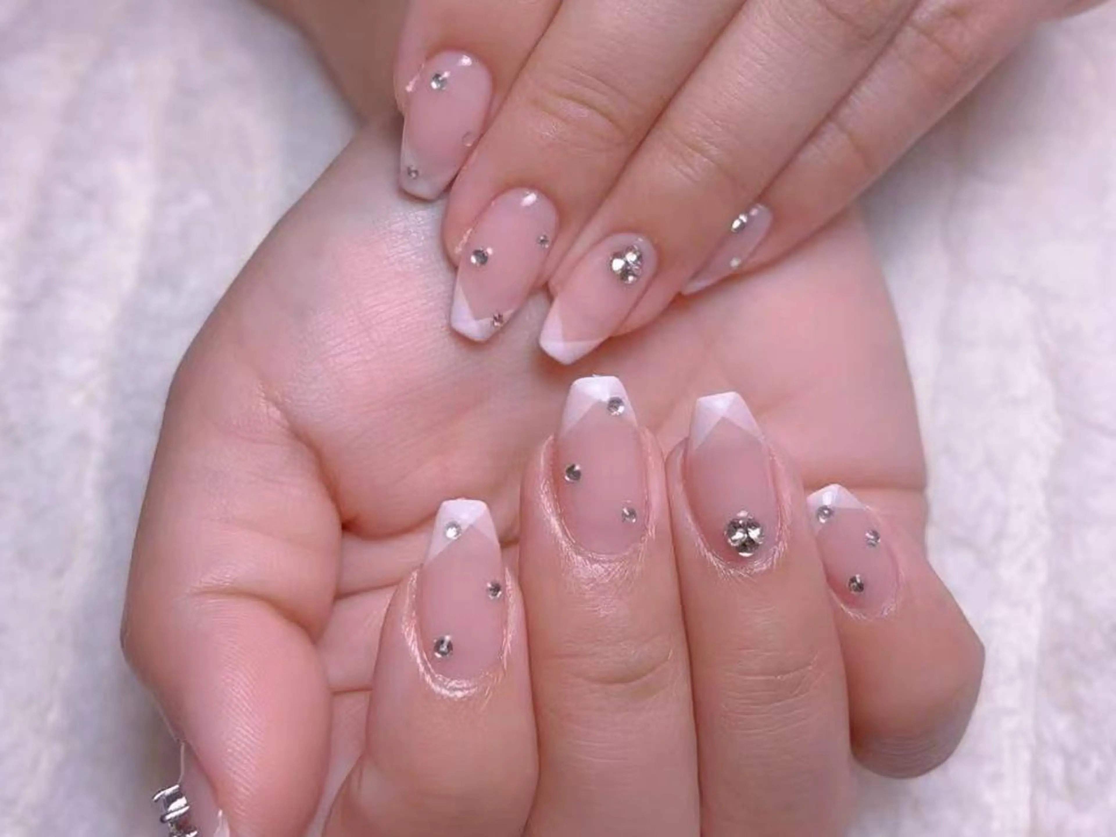 ネイル シンプルネイル ハンドネイル ハンドケア cat‘s nail🐈‍⬛のネイルデザイン