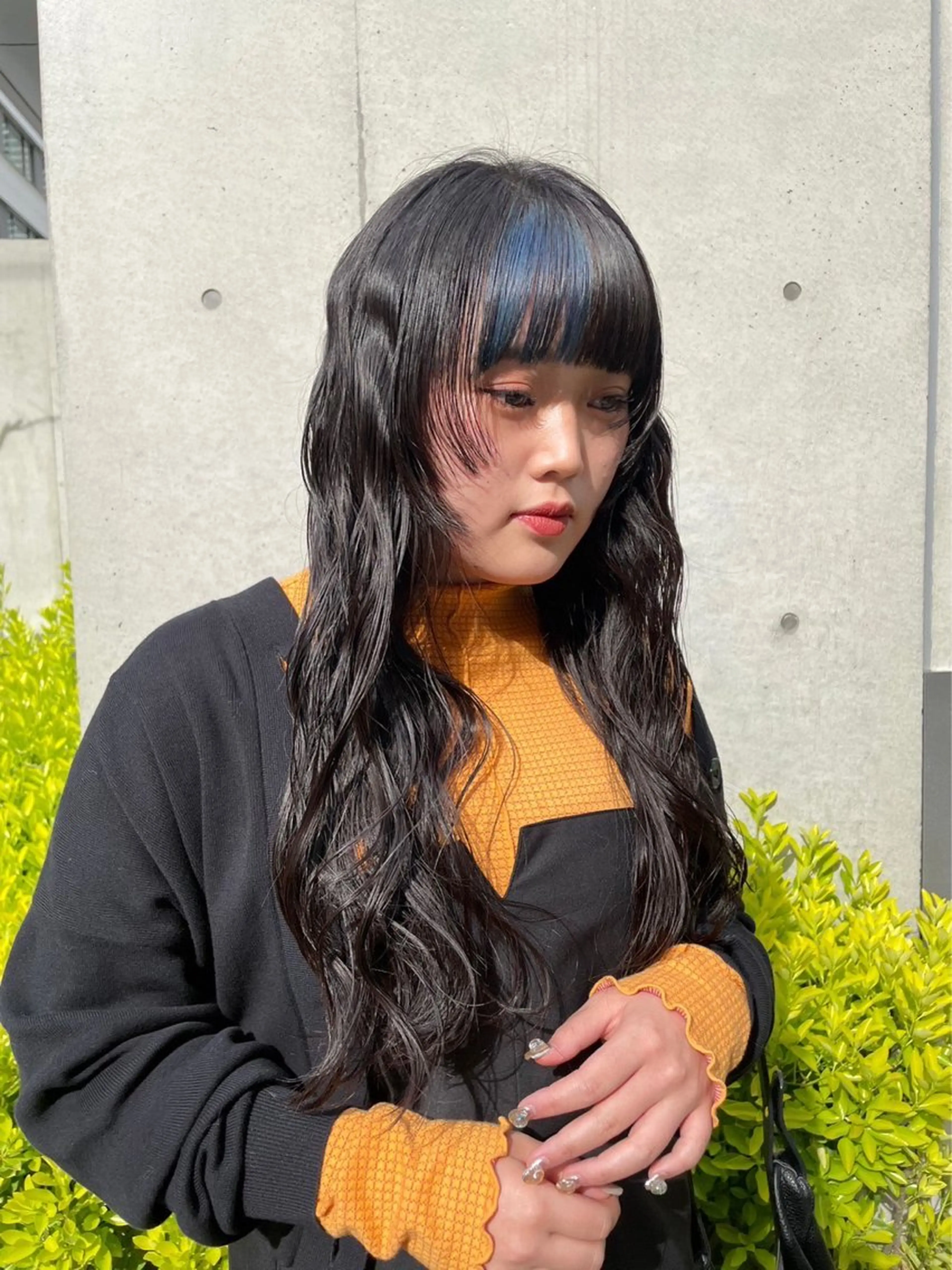 ロング まみ/レイヤーカット /暖色カラーのヘアスタイル