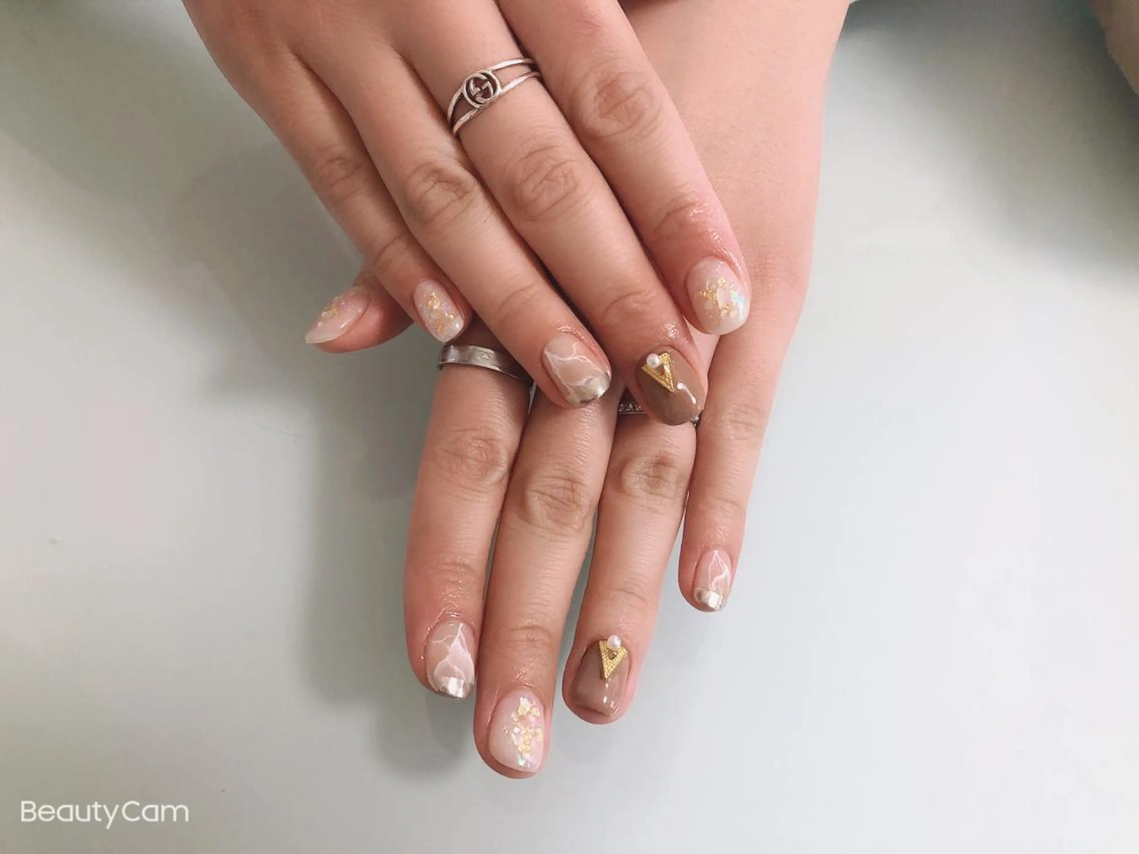 ミディアム ネイル ハンドネイル ハンドケア 大田 美笛香のネイルデザイン