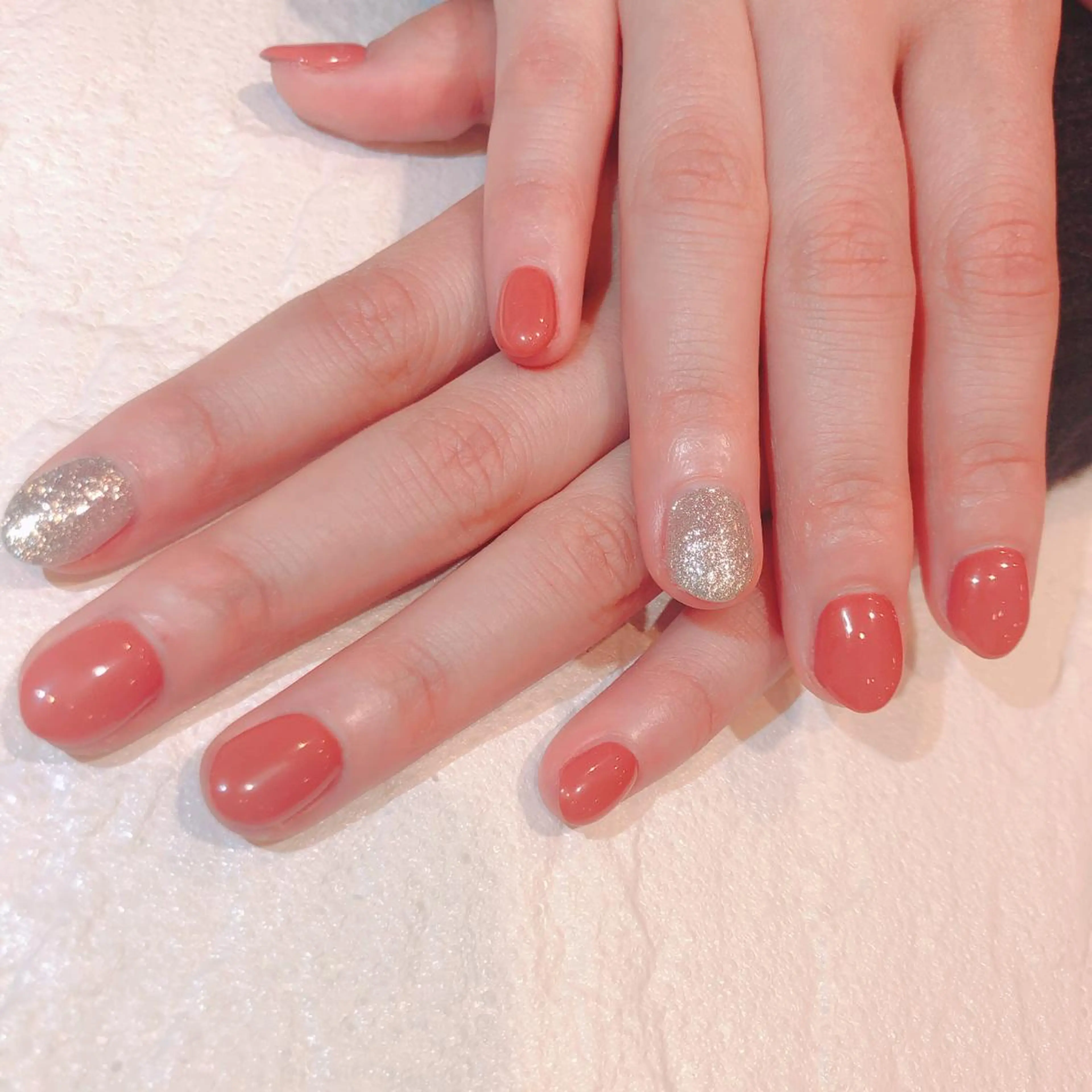 ネイル ラメ(グリッター) ワンカラーネイル ハンドネイル 鈴木 優菜のネイルデザイン