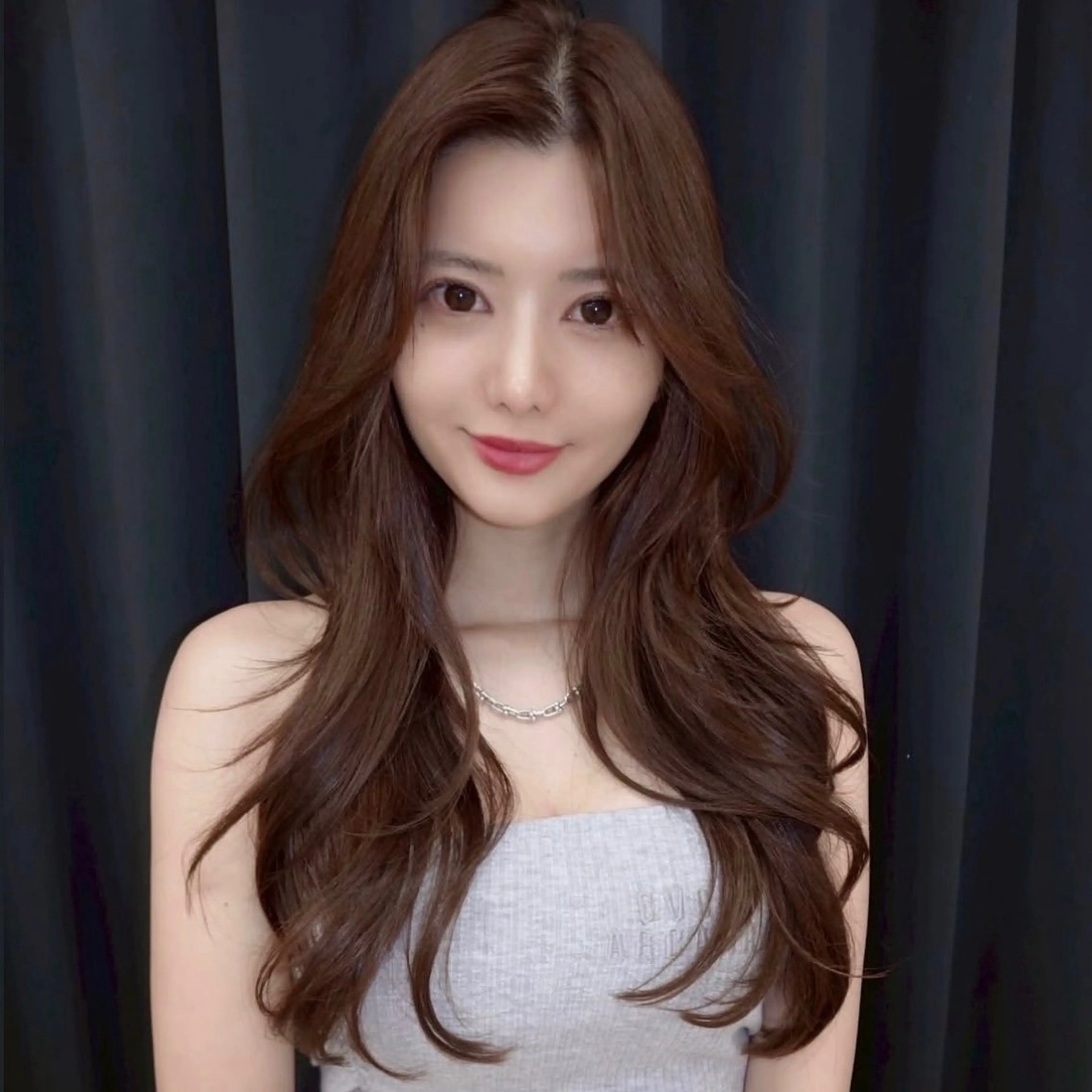 ロング くびれヘア 顔周りカット ハイレイヤー 韓国風ヘア レイヤーカット ヘアカラー トリートメント がわ/ハイレイヤー /ハイトーンカラーのヘアスタイル