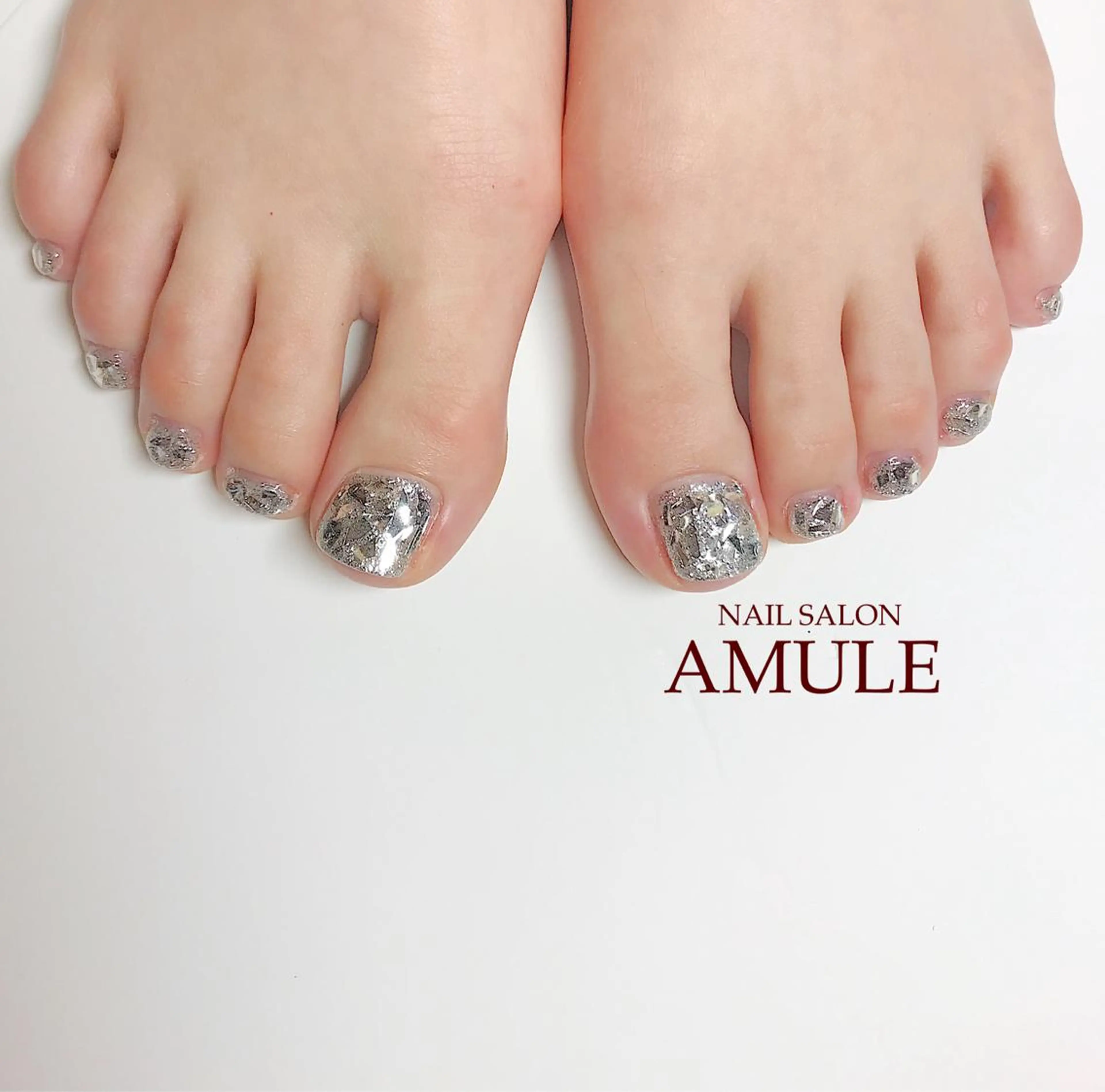 ネイル フットネイル ジェルネイル ホログラムネイル ワンカラーネイル フットネイル NAILSALON AMULEのネイルデザイン