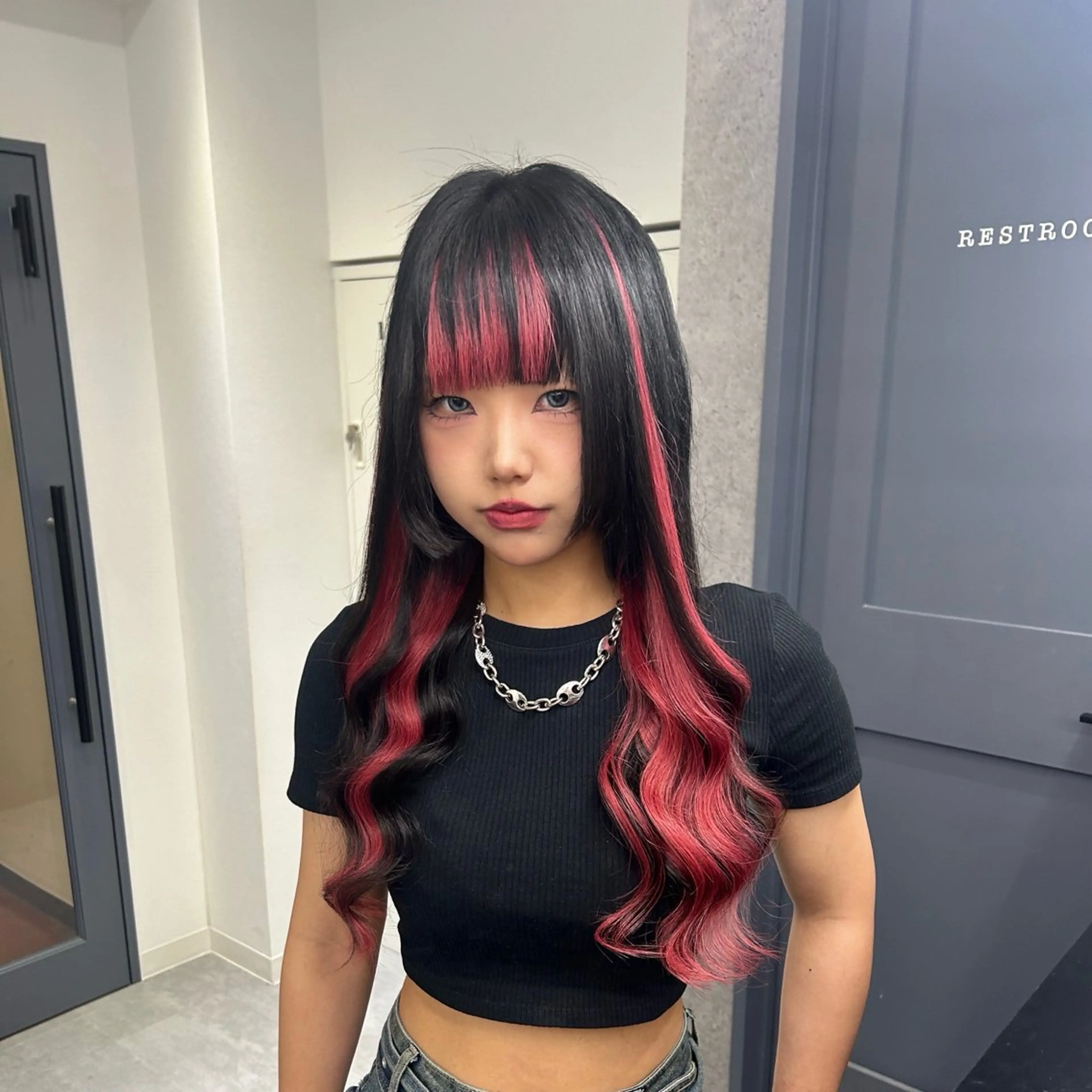 ロング カラー 黒髪 レッドカラー エクステ ヘアカラー エクステ ENA💗NEXT /ハイトーンエクステのヘアスタイル