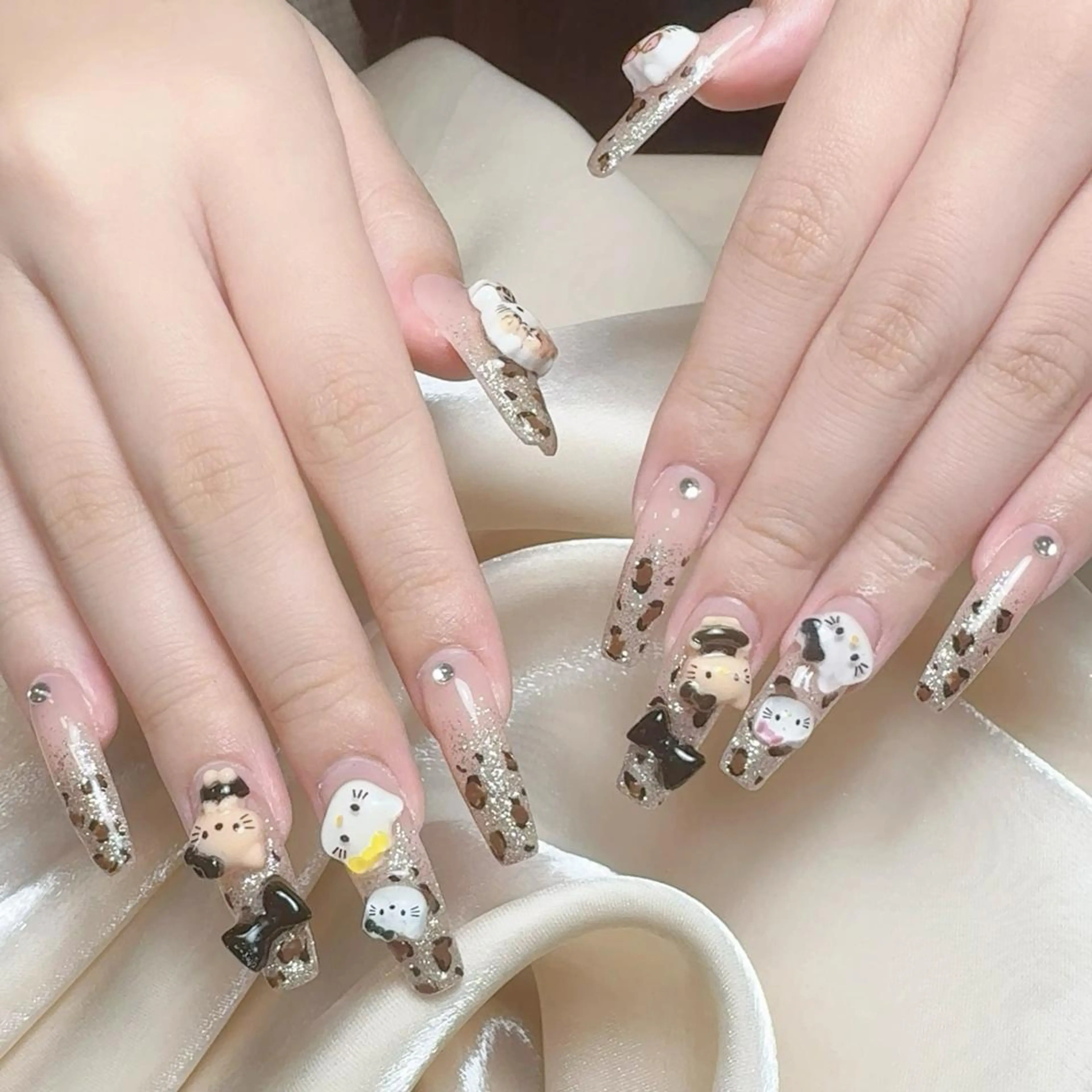 ネイル 持ち込み Nail salon 木にいるのネイルデザイン