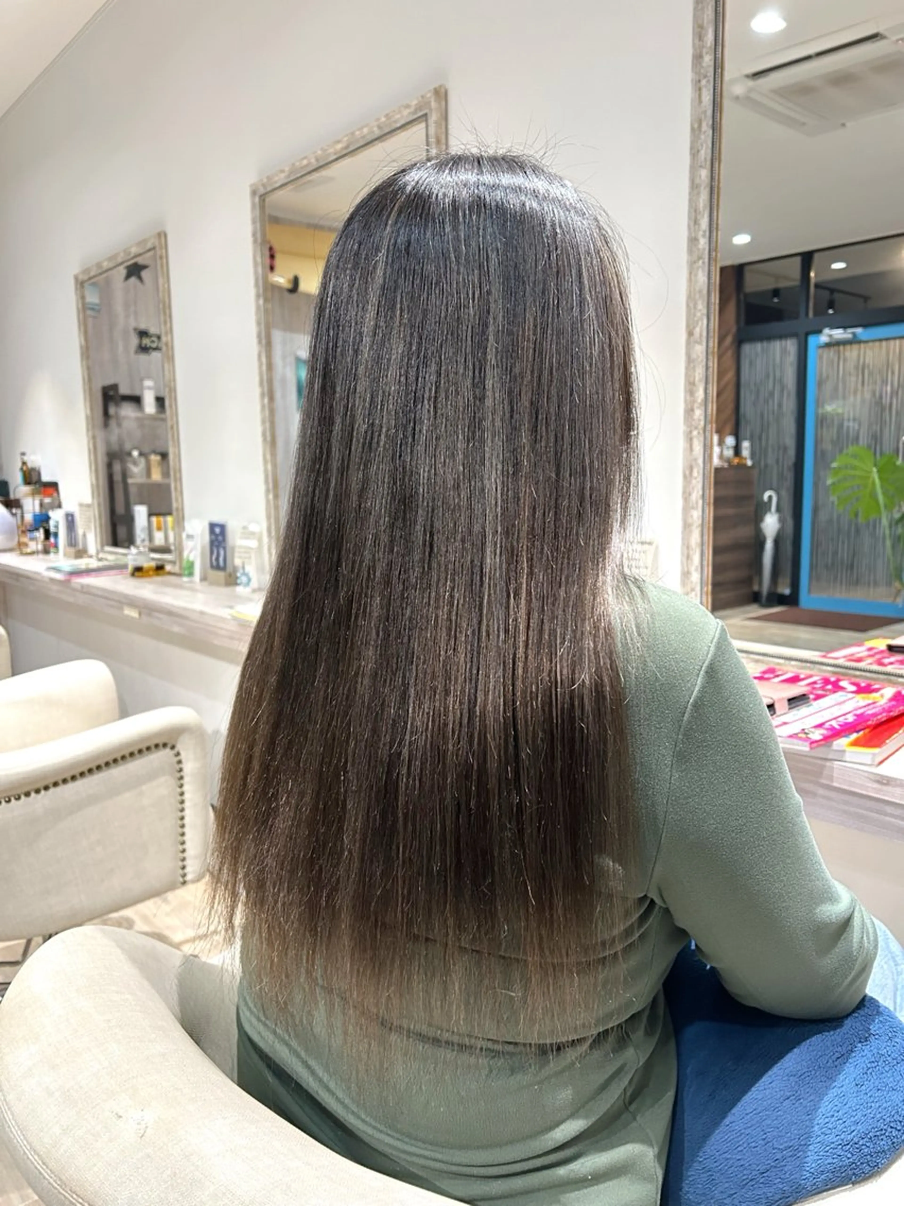 カラー アッシュ ハイライトカラー ヘアカラー KANALOA hair produce所属・水口 琴絵のヘアスタイル