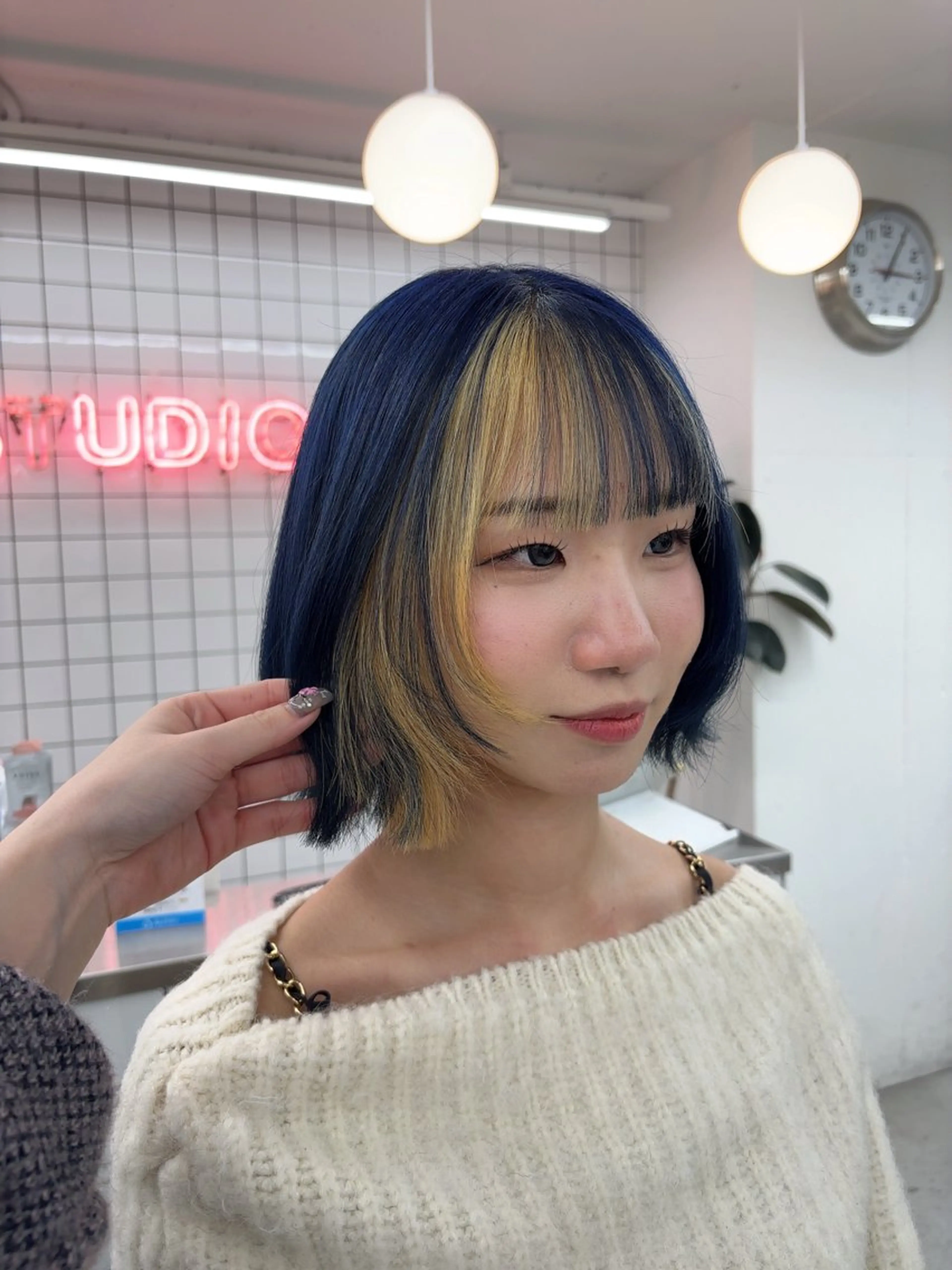 ミディアム カラー ブリーチ 抜きっぱなしブロンド ブロンド 透明感カラー デザインカラー 🫧‪Ameri🫧 JILLSTUDIOのヘアスタイル