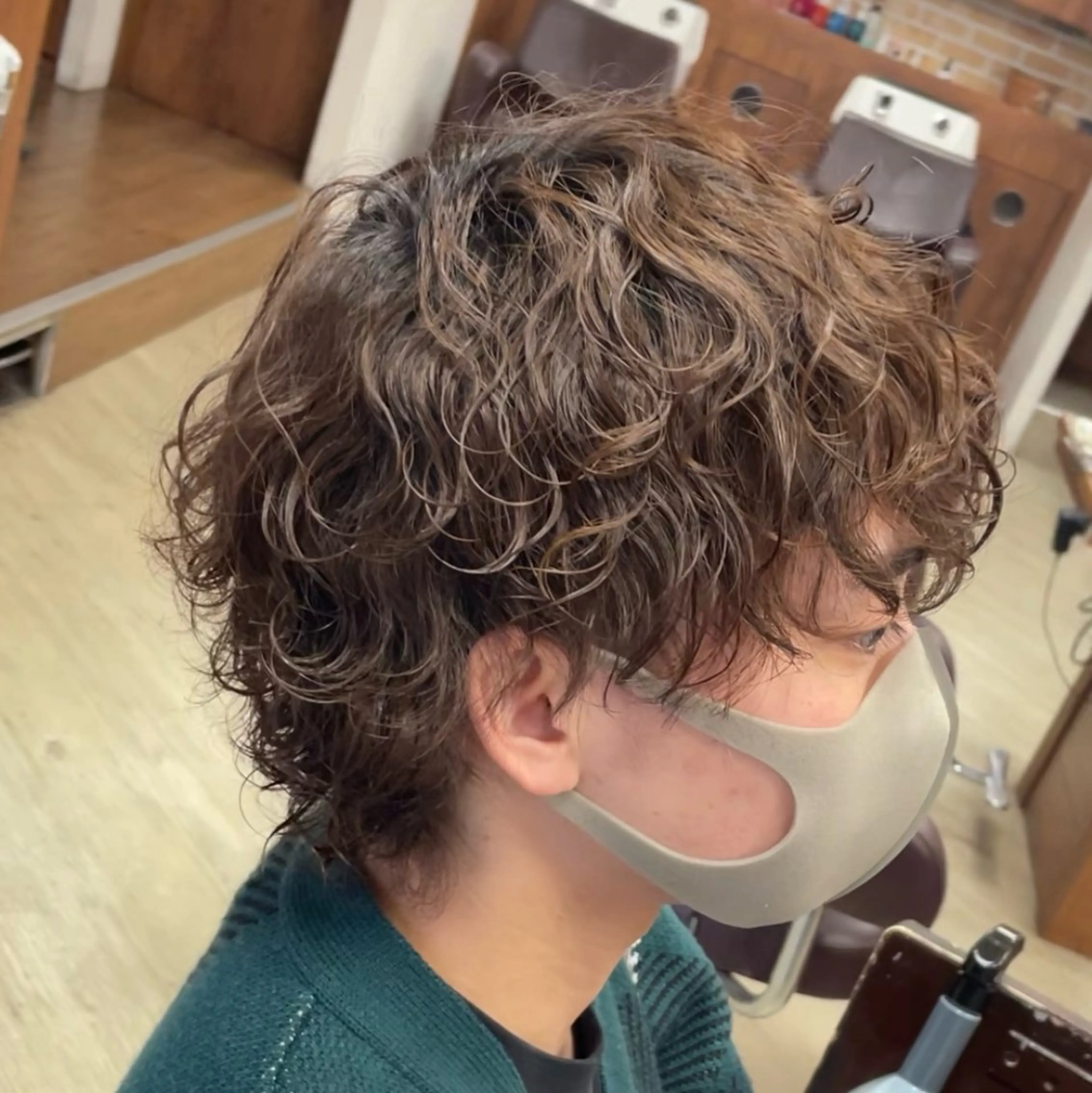 パーマ メンズ メンズパーマ 波巻きパーマ メンズウルフカット ウルフカット 筋野 稔貴のヘアスタイル